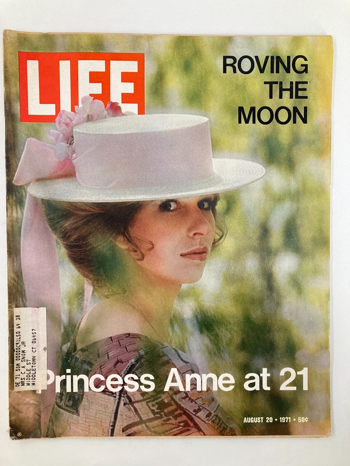 Cover of VTG Life Magazine August 20 1971 featuring Princess Anne at 21 and the title 'Roving The Moon'. The magazine showcases classic 1970s fashion and cultural trends.