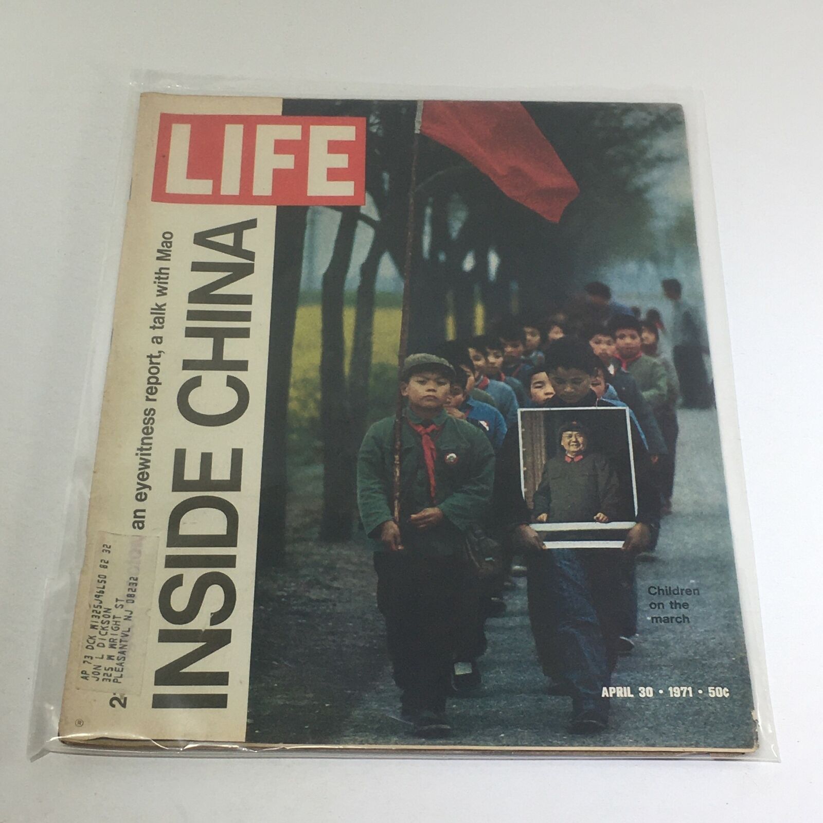 VTG Life Magazine: April 30, 1971 cover featuring children marching in the streets of China, showcasing a significant historical moment.