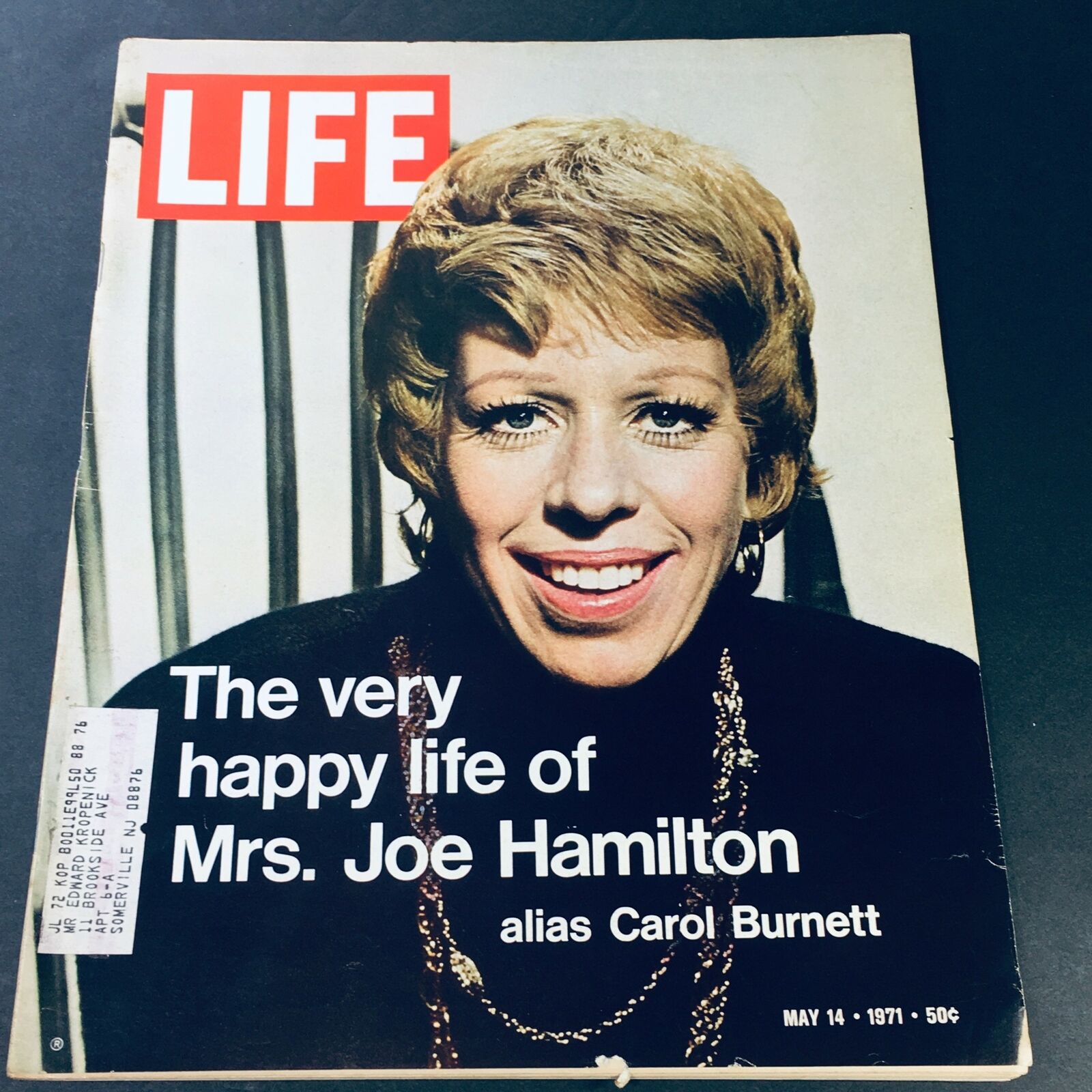 VTG Life Magazine May 14 1971 - Happy Life of Mrs Joe Hamilton aka Carol Burnett cover featuring a close-up portrait of Carol Burnett with a smiling expression.
