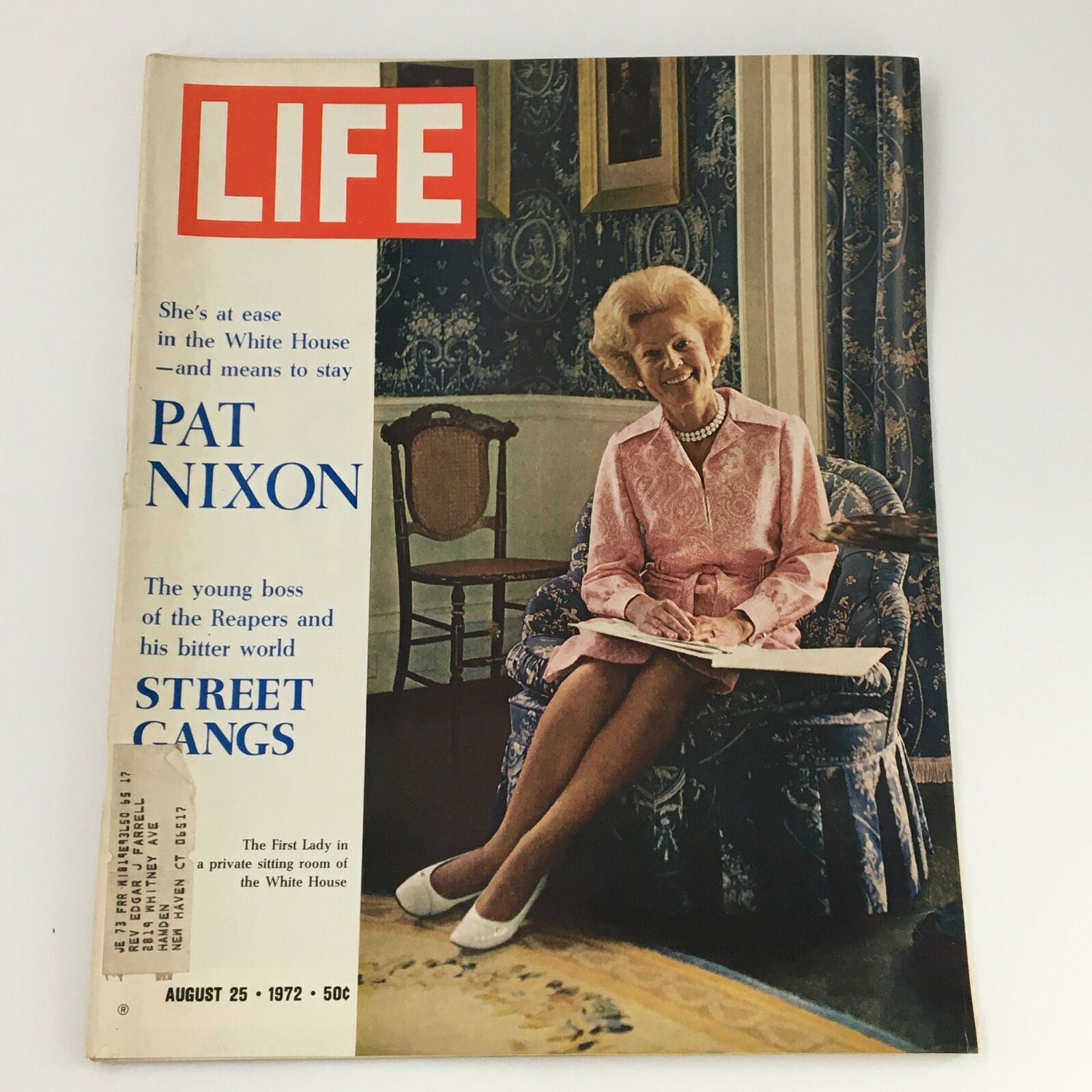 VTG Life Magazine August 25 1972 featuring First Lady Pat Nixon on the cover, showcasing her elegant style in the White House along with topics including street gangs.
