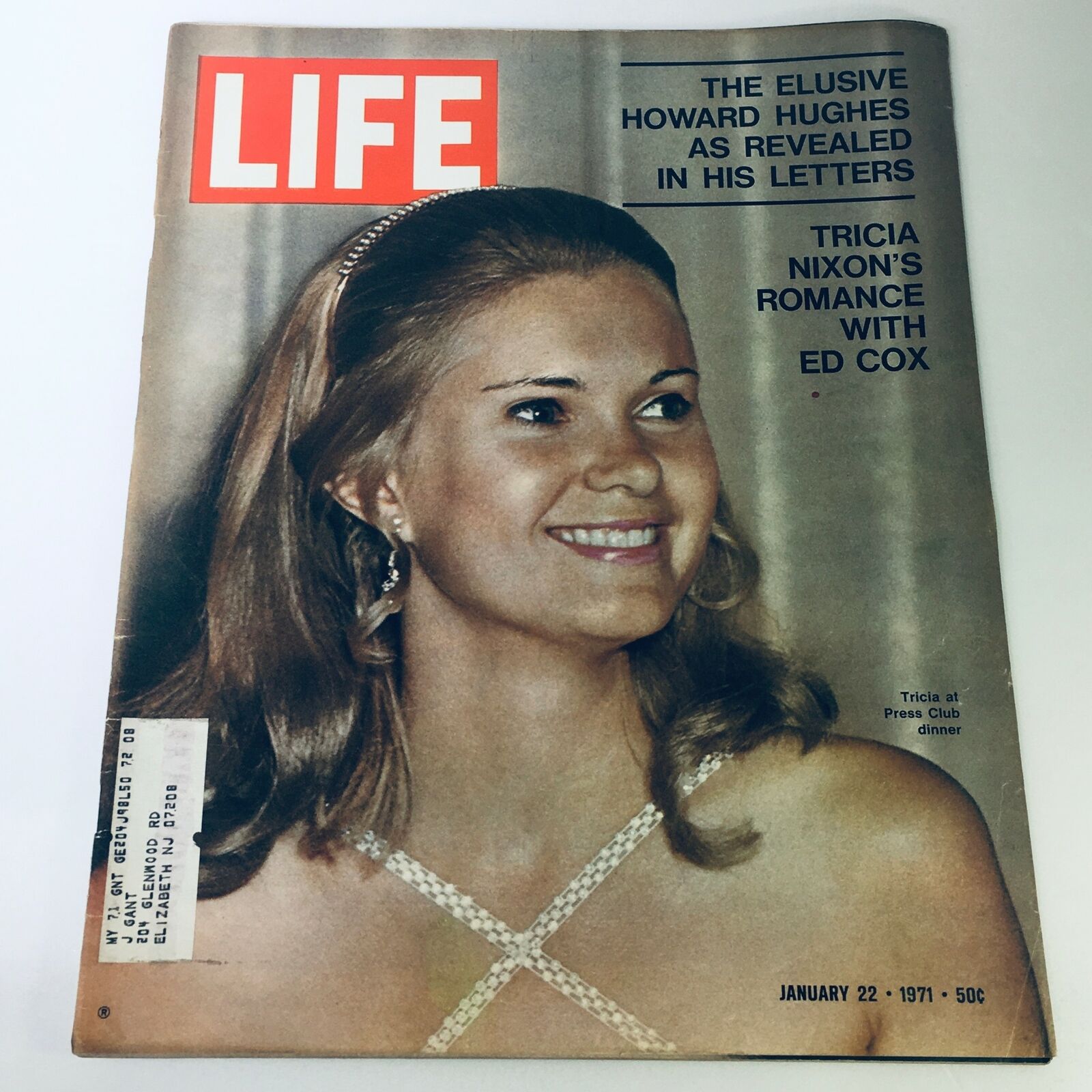 Cover of VTG Life Magazine January 22, 1971, featuring a smiling young woman, Tricia Nixon, at the Press Club Dinner with the headline about Howard Hughes.