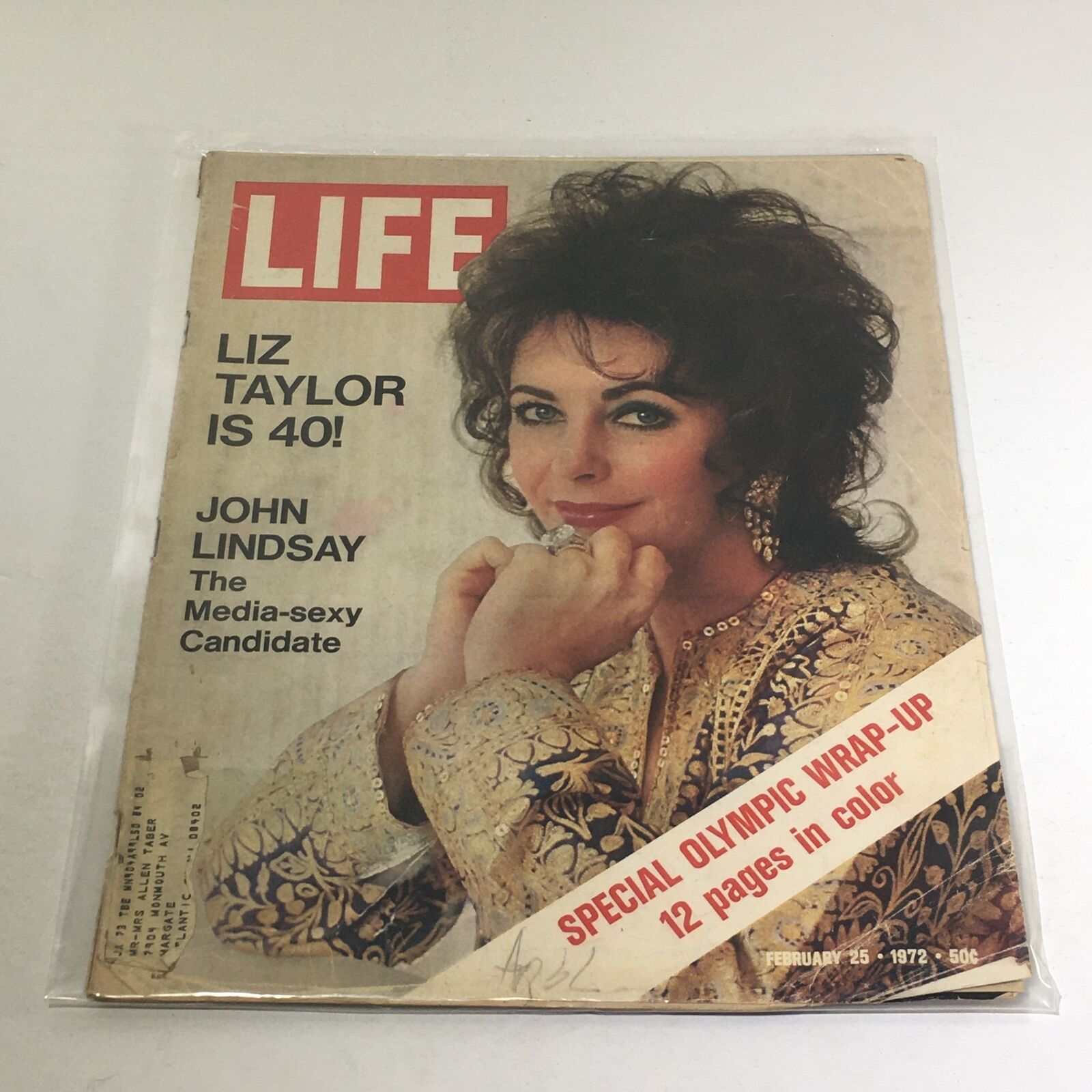 VTG Life Magazine: February 25 1972 featuring Liz Taylor on the cover celebrating her 40th birthday, with a profile of John Lindsay as the media-sexy candidate.