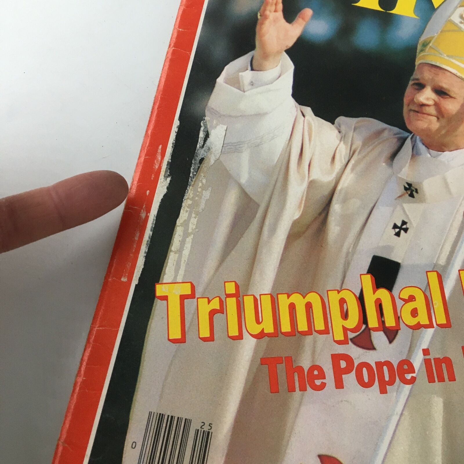 Cover of VTG Time Magazine June 18 1979 featuring Pope John Paul II, showcasing his triumphant return to Poland with the title 'Triumphal Return' prominently displayed.