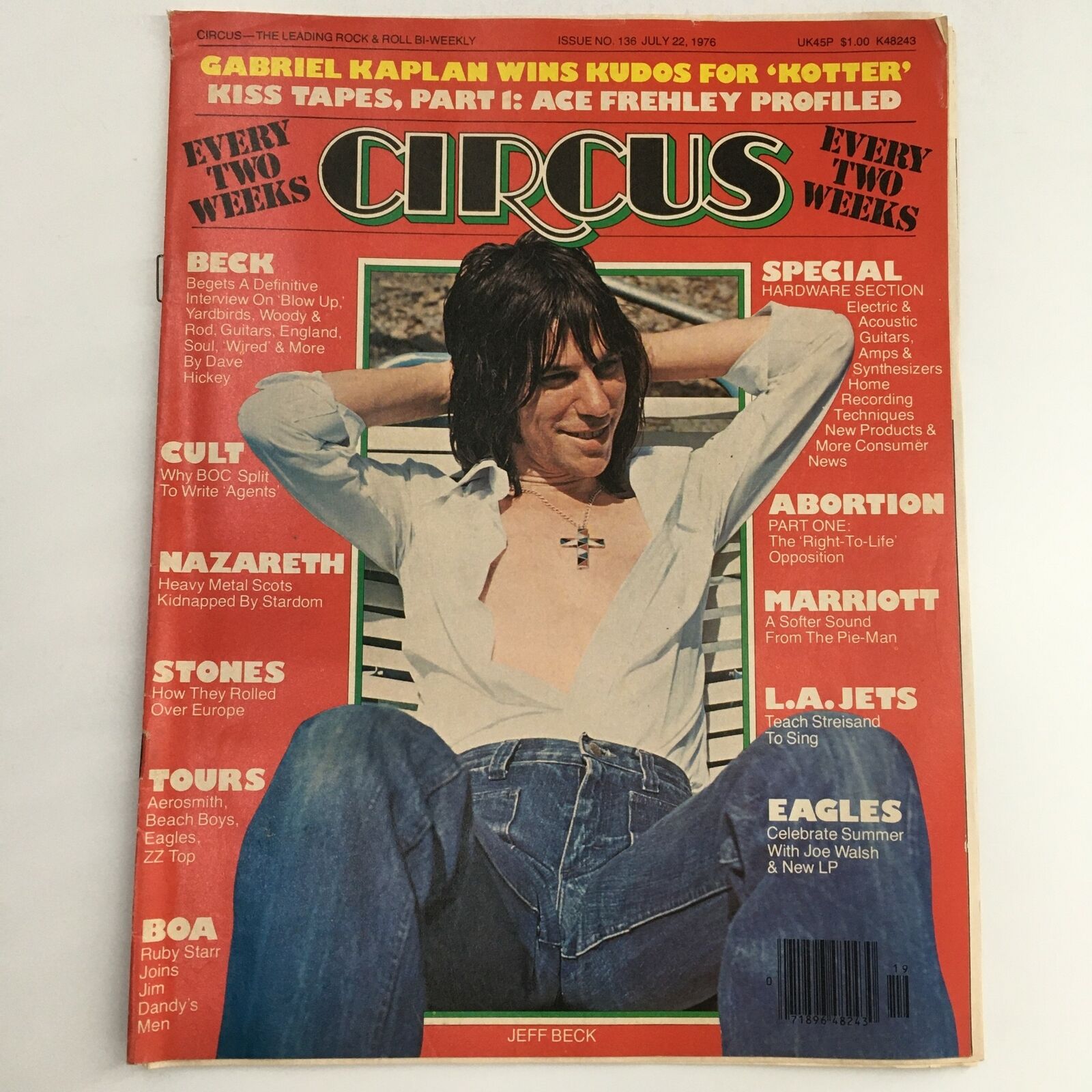 Circus Magazine July 22 1976 featuring Jeff Beck on the cover, showcasing highlights from the 1970s music scene with promotional segments on artists and upcoming albums.