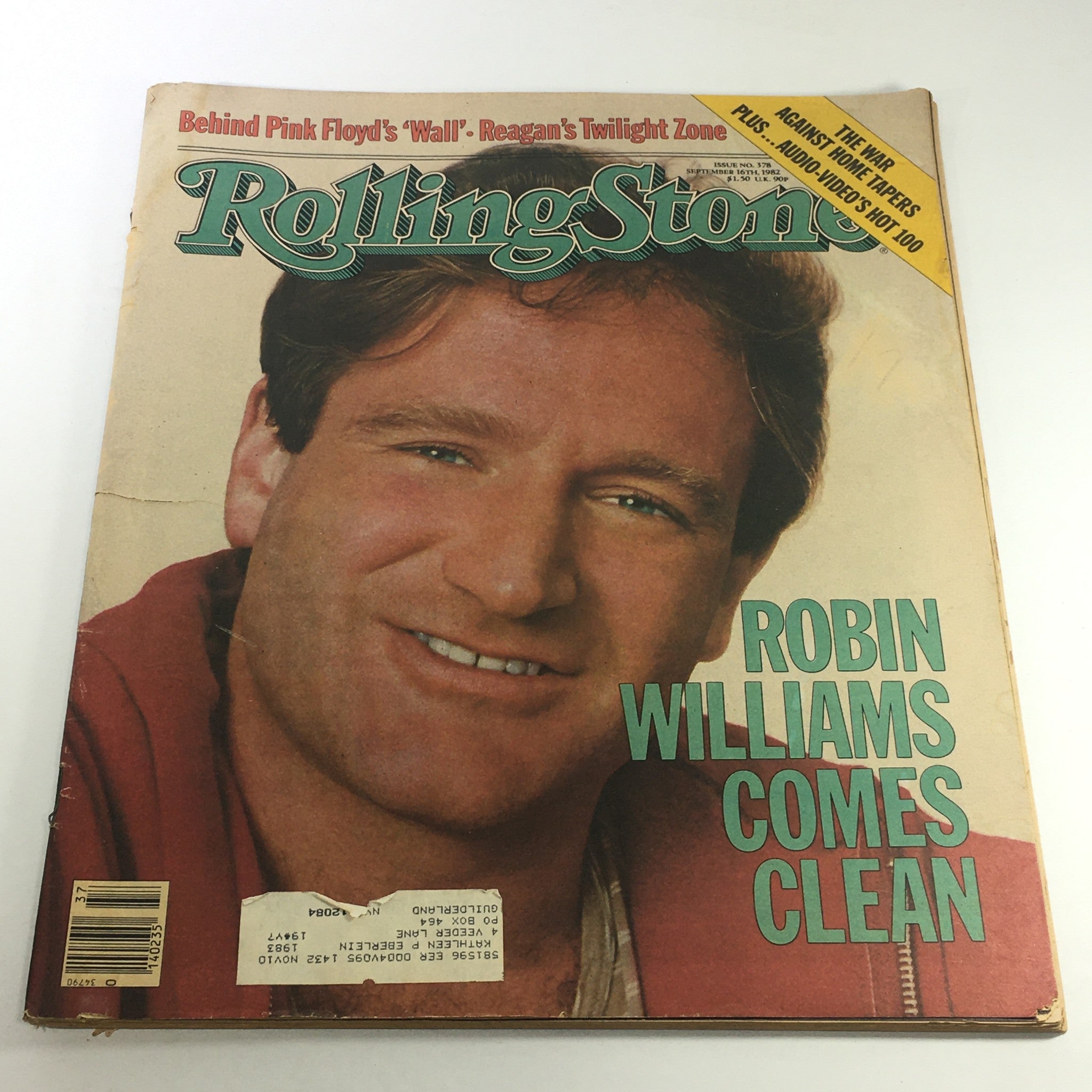 VTG Rolling Stone Magazine September 16 1982 featuring Robin Williams on the cover. The magazine highlights a candid photo of Williams along with the title 'Robin Williams Comes Clean' prominently displayed.