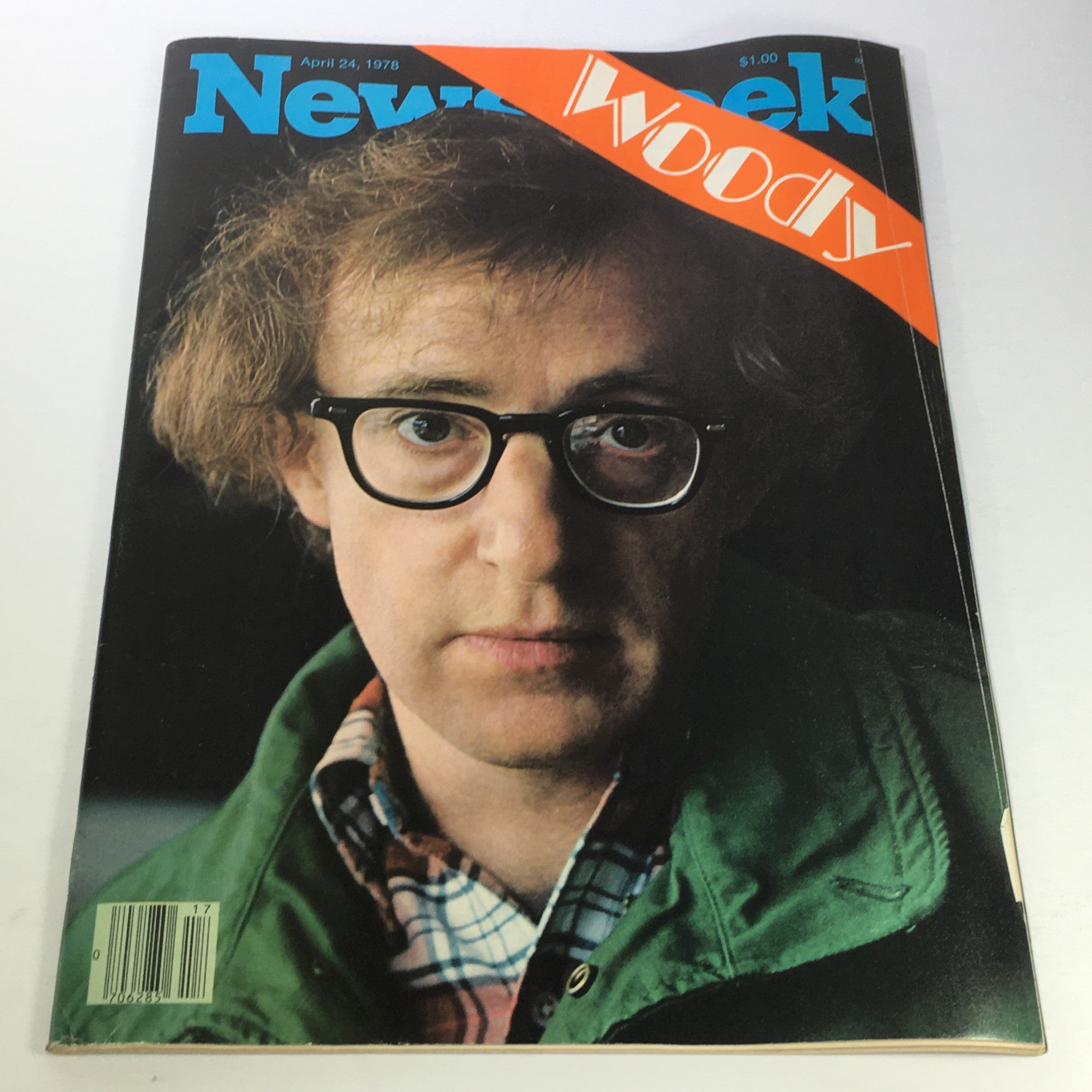 VTG Newsweek Magazine April 24 1978 featuring Woody Allen on the cover, showcasing his iconic image with glasses and unkempt hair, dressed in a green jacket, representing a significant moment in pop culture history.