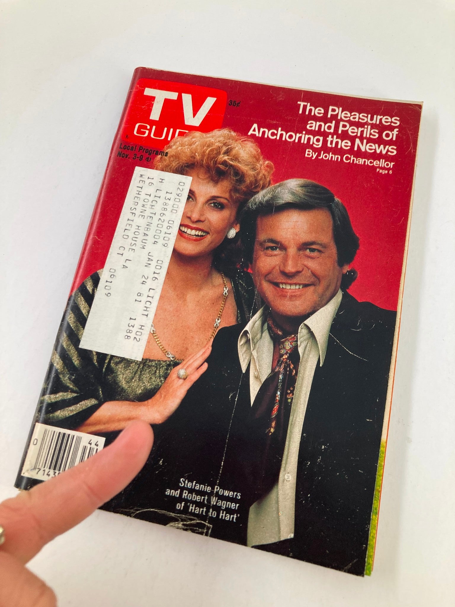 Cover of TV Guide Magazine November 3 1979 featuring Stefanie Powers, showcasing her alongside Robert Wagner, highlighting the classic entertainment of the late 70s.