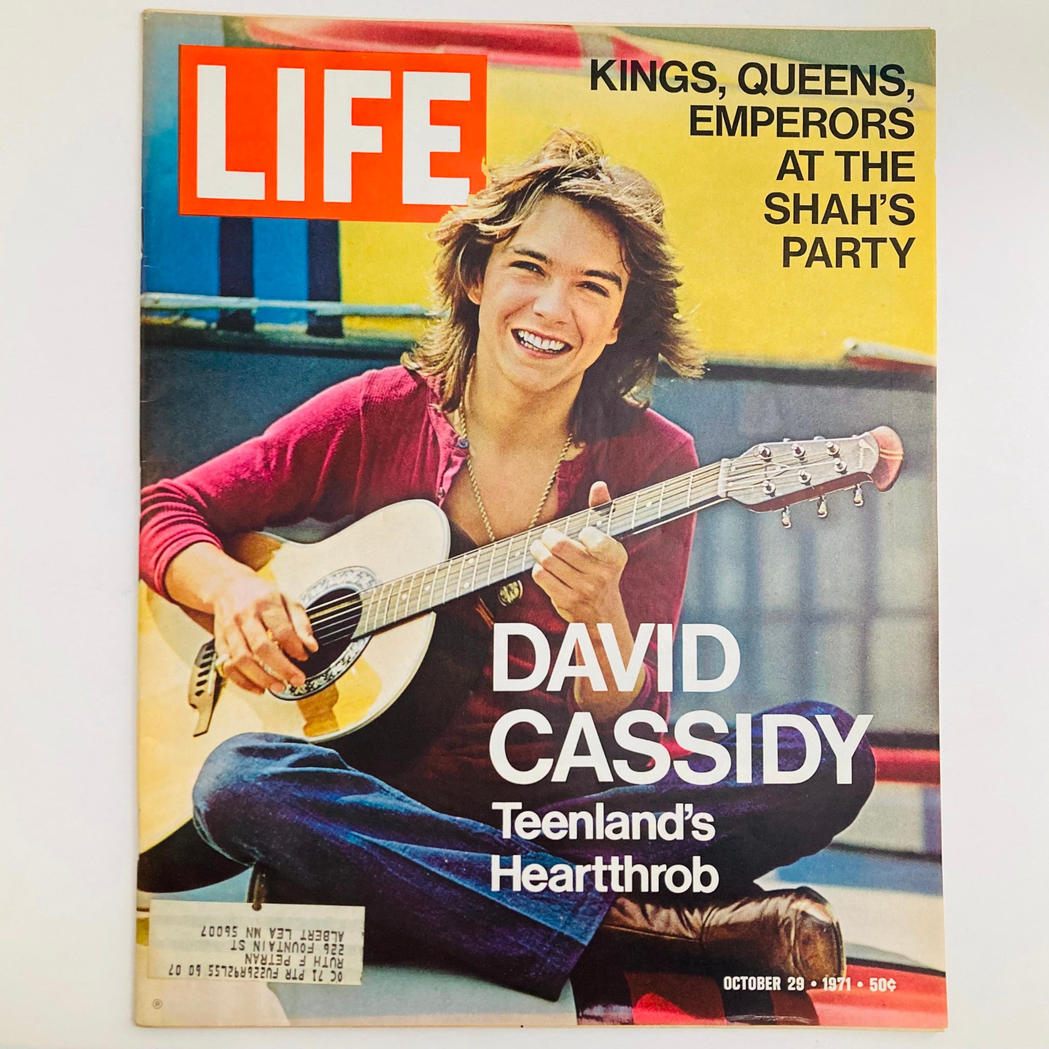VTG Life Magazine October 29 1971 featuring David Cassidy, a prominent teen idol from the 70s, playing guitar and smiling on the cover. Ideal for collectors and fans of vintage pop culture.