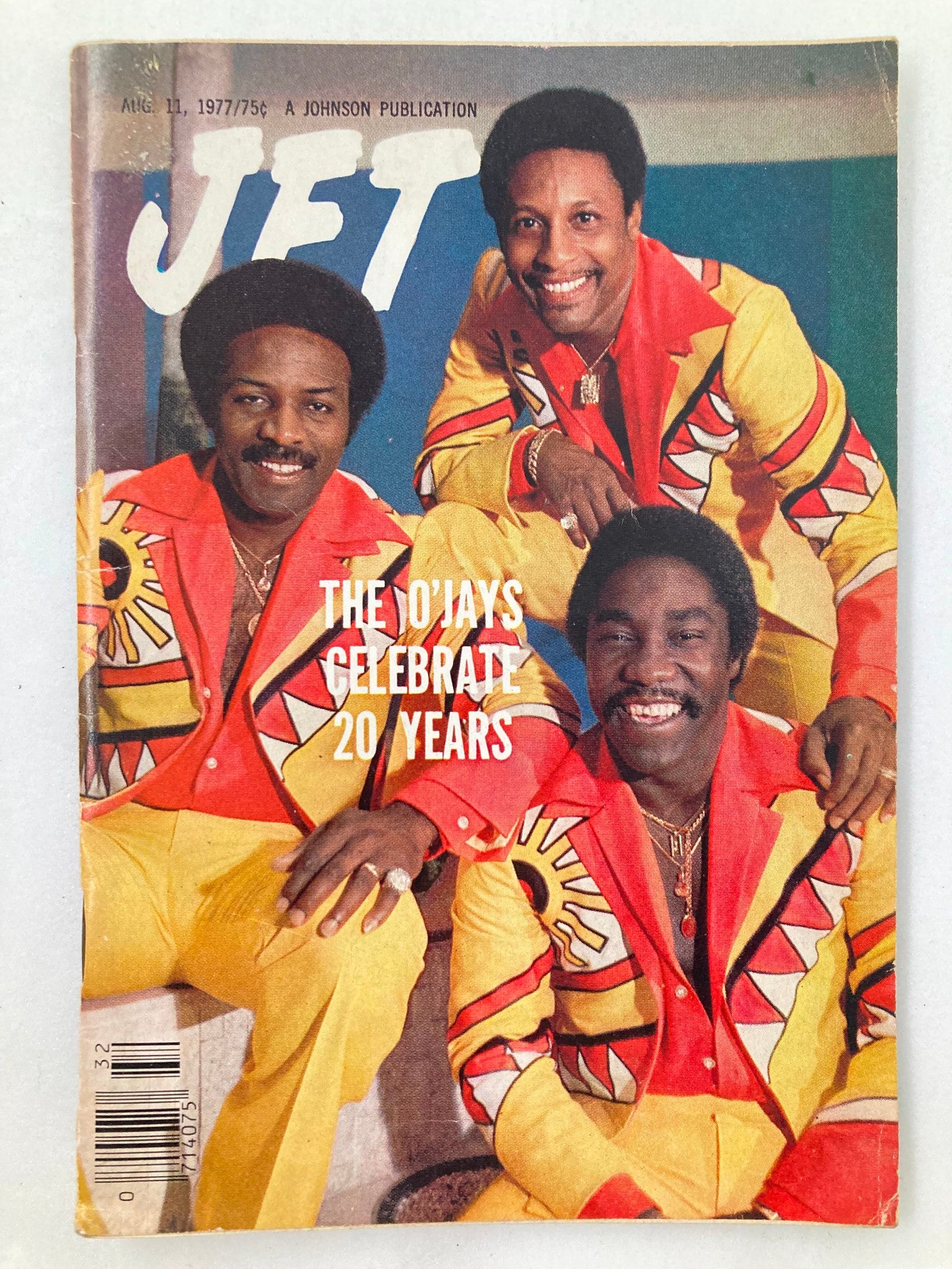 VTG Jet Magazine August 11 1977 Vol 52 #21 featuring The O'Jays celebrating 20 years, showcasing vibrant fashion and group portrait.