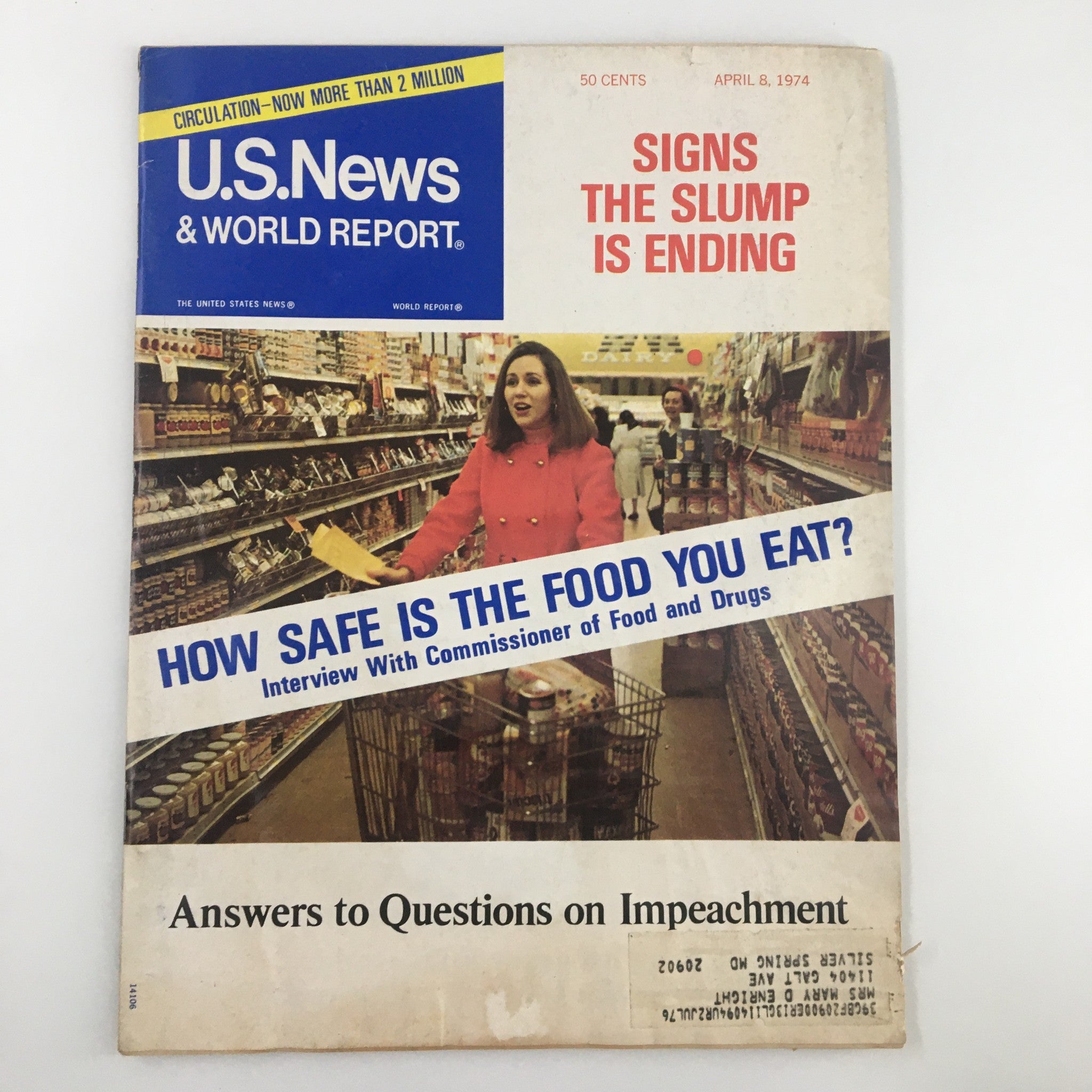 Cover of US News & World Report Magazine April 8 1974 featuring the headline 'How Safe is The Food You Eat?' with a woman in a grocery store shopping aisle.