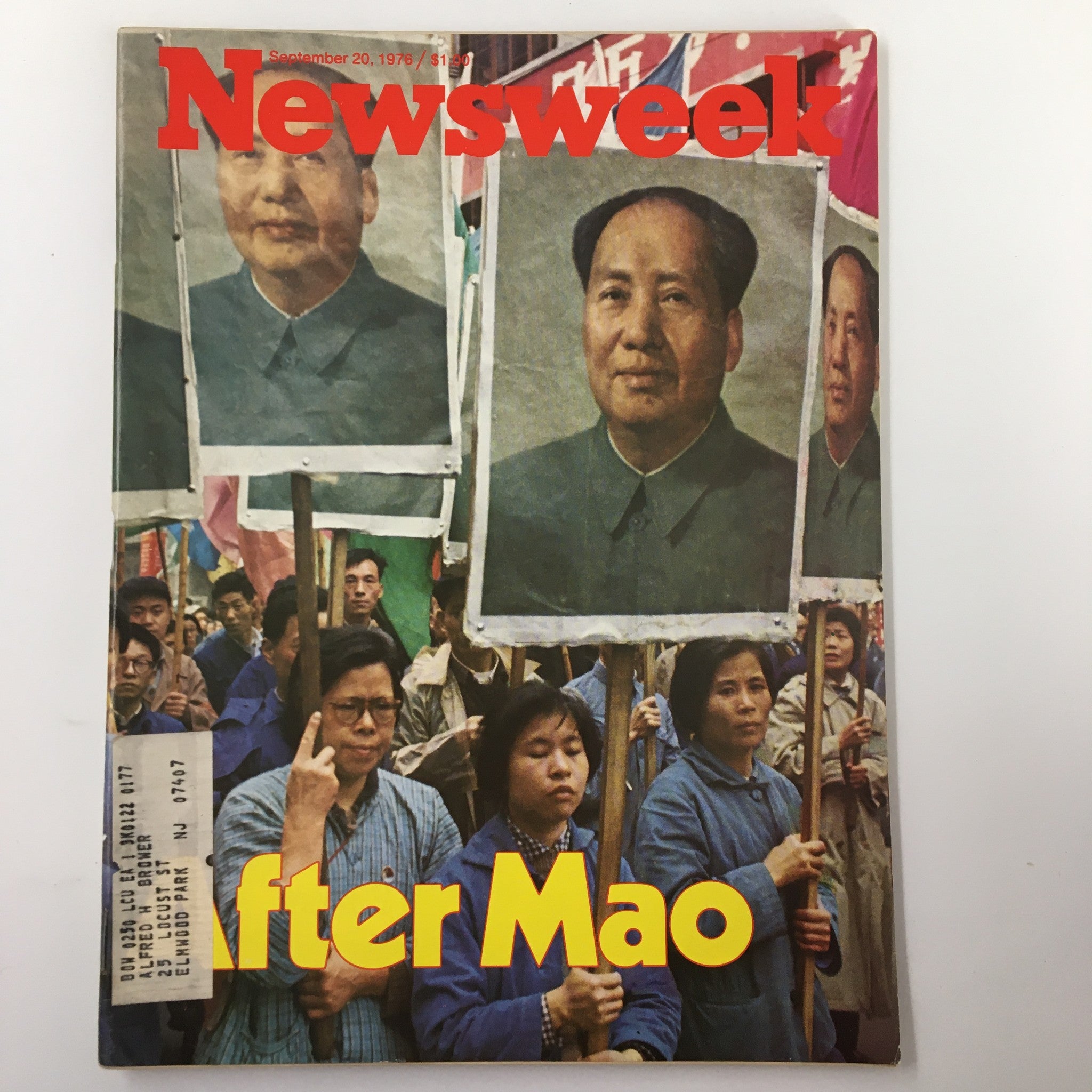 Cover of VTG Newsweek Magazine from September 20, 1976, featuring a crowd holding Mao Zedong portraits and the title 'After Mao' prominently displayed.