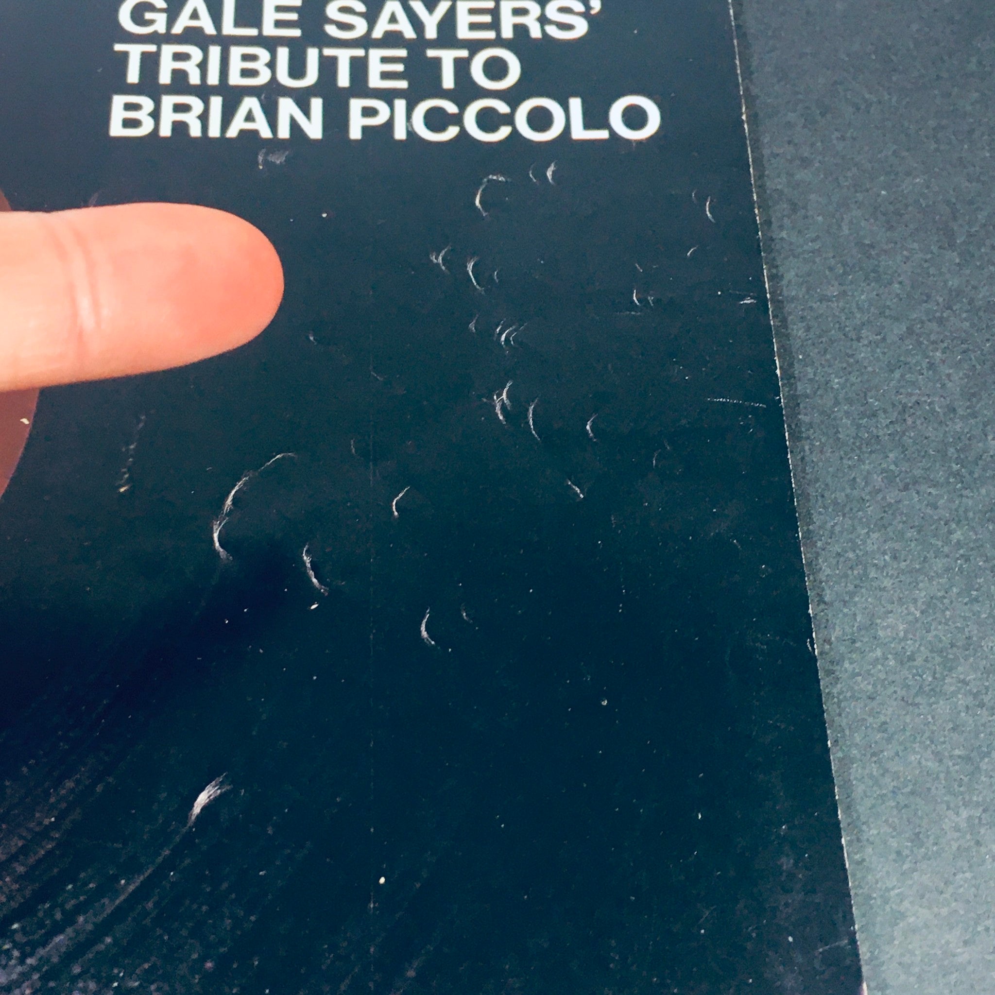 Cover image of Look Magazine dated August 25, 1970, featuring Gale Sayers' tribute to Brian Piccolo, showcasing the magazine's title and a finger pointing at the text.