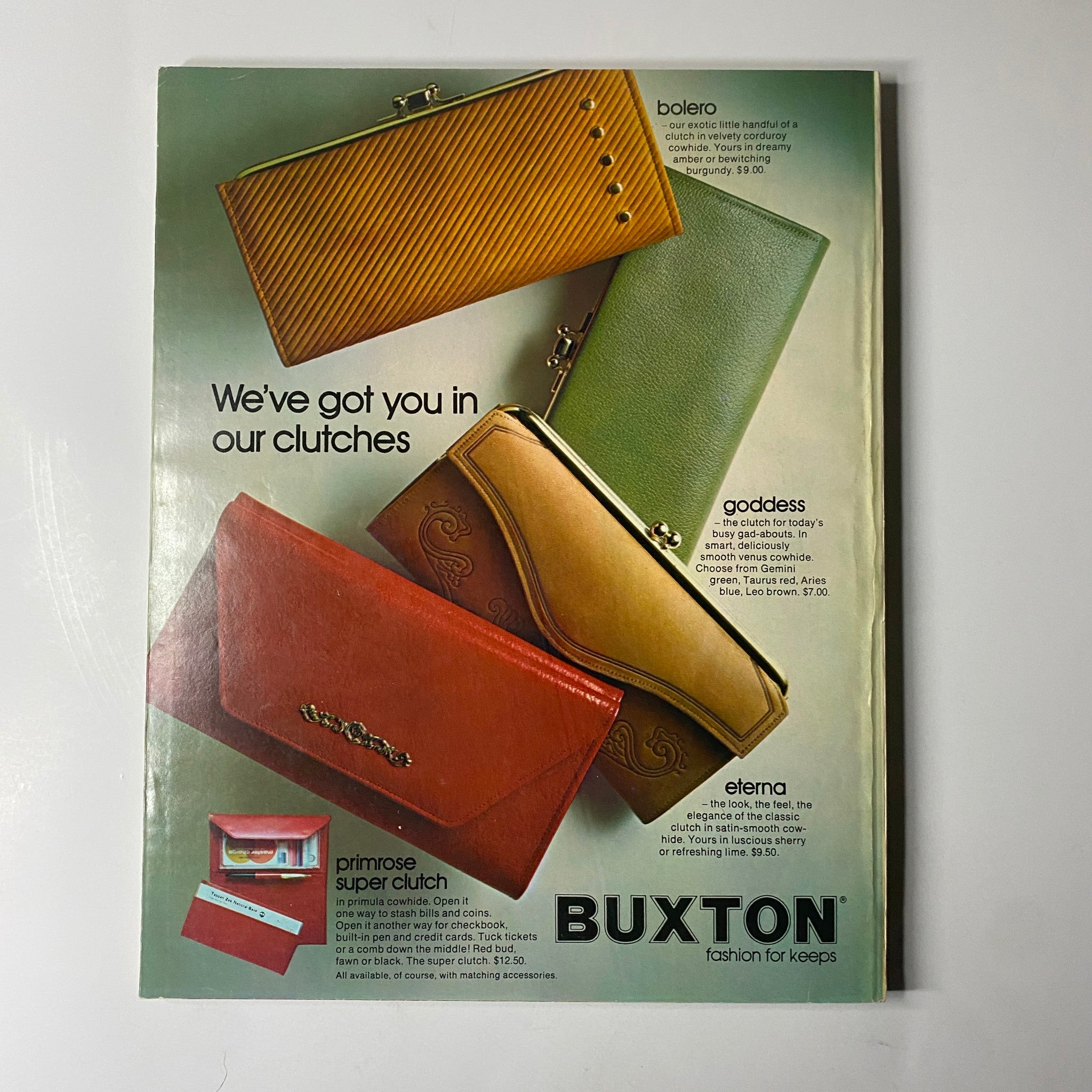 Back cover of Seventeen Magazine August 1972 featuring an advertisement for Buxton clutches highlighting different clutch designs.