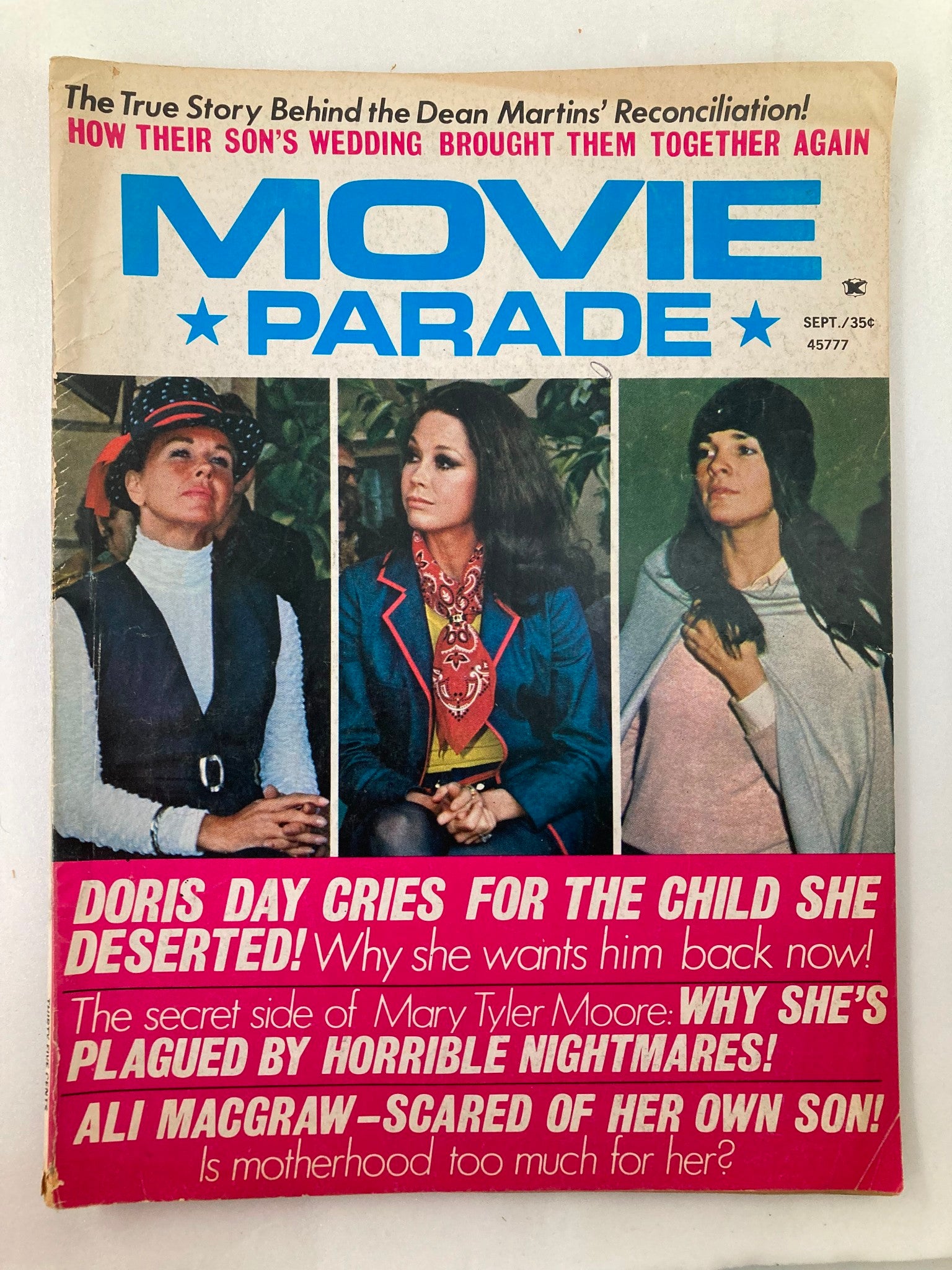 VTG Movie Parade Magazine September 1971 Vol 10 #18 featuring Mary Tyler Moore on the cover, highlighting articles such as Doris Day's emotional story, and topics related to Hollywood celebrities.