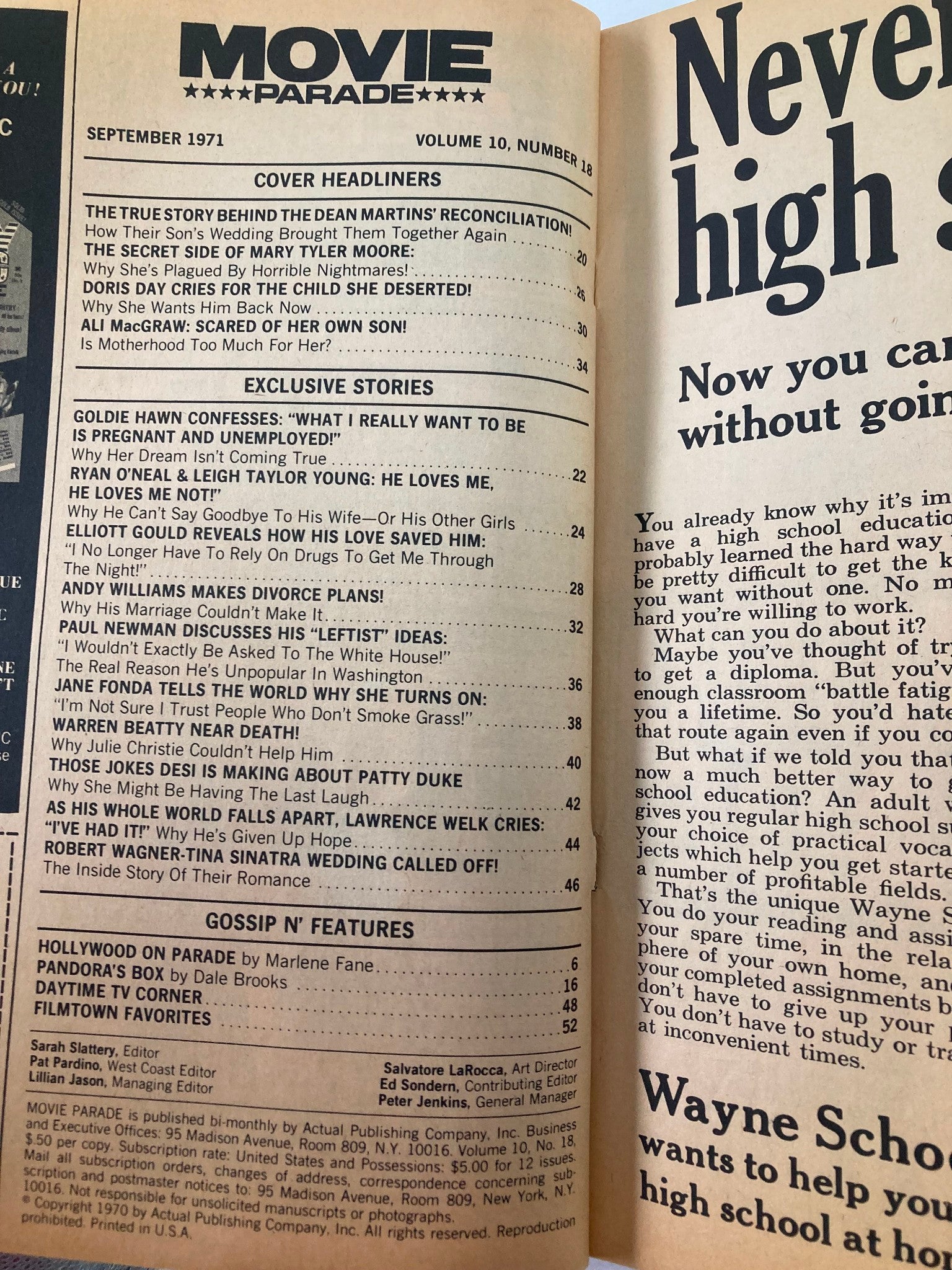 Inside page of VTG Movie Parade Magazine September 1971 Vol 10 #18 displaying the cover headlines including stories on Mary Tyler Moore and exclusive features from the issue.