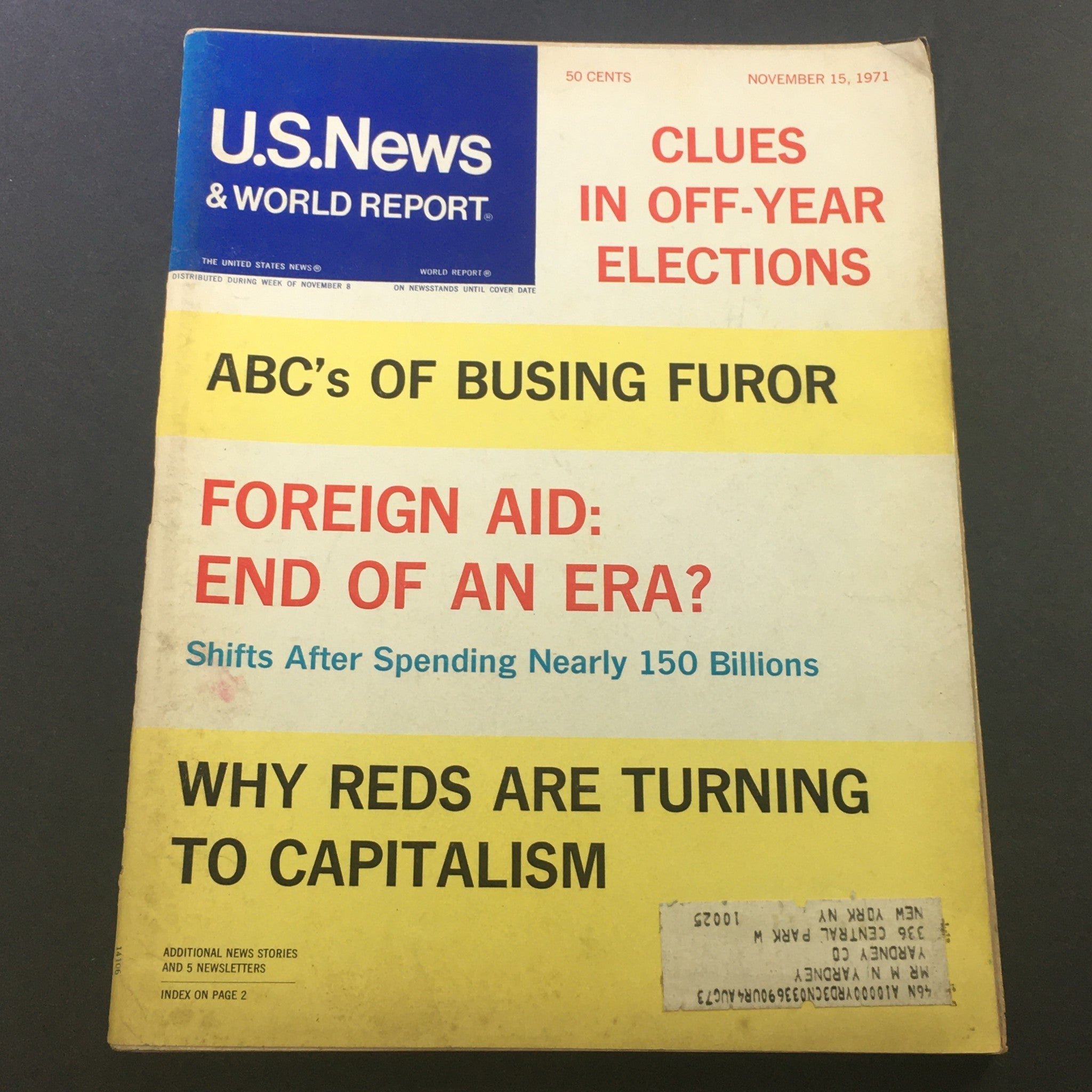 Cover of the VTG U.S. News & World Report Magazine from November 15, 1971, featuring headlines on off-year elections and foreign aid, a collectible vintage magazine with notable design.