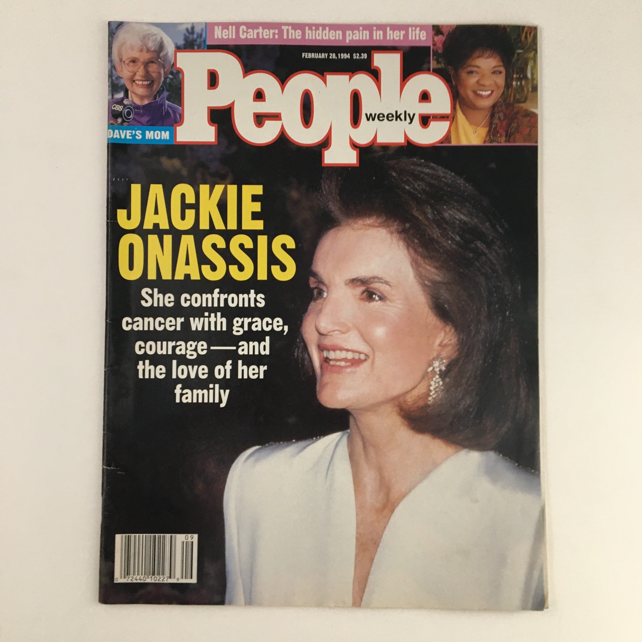 People Weekly Magazine cover from February 28, 1994 featuring Jackie Onassis, highlighting her battle with cancer and showcasing her elegance.