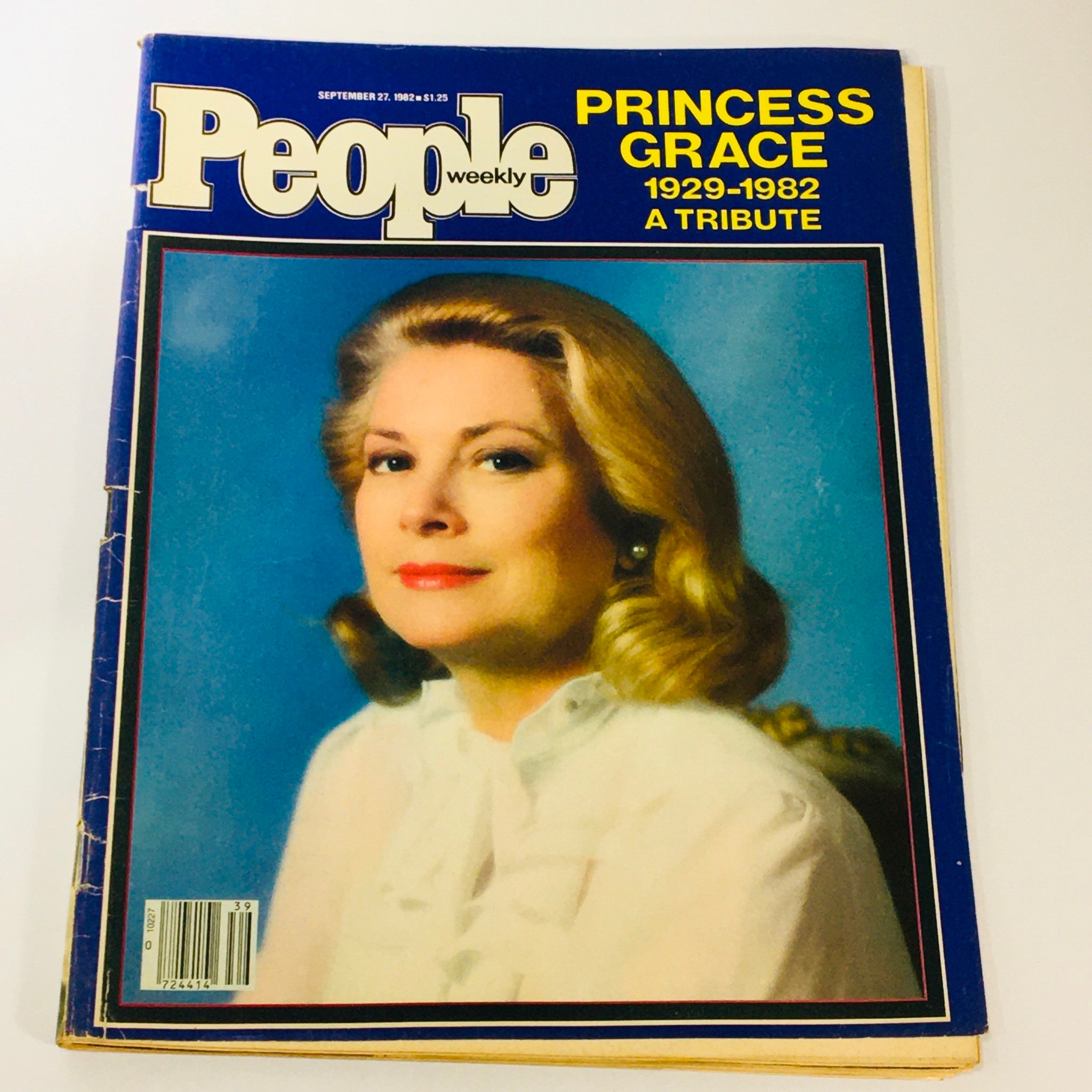 VTG People Weekly Magazine from September 27, 1982 featuring a tribute to Princess Grace, showcasing a portrait of her with the title prominently displayed.