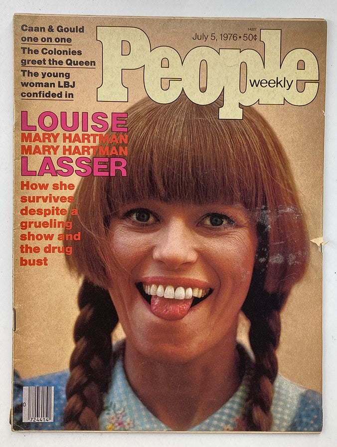 Cover of VTG People Weekly Magazine July 5 1976 Vol 6 #1 featuring Mary Hartman, showcasing her vibrant personality and distinctive hairstyle.