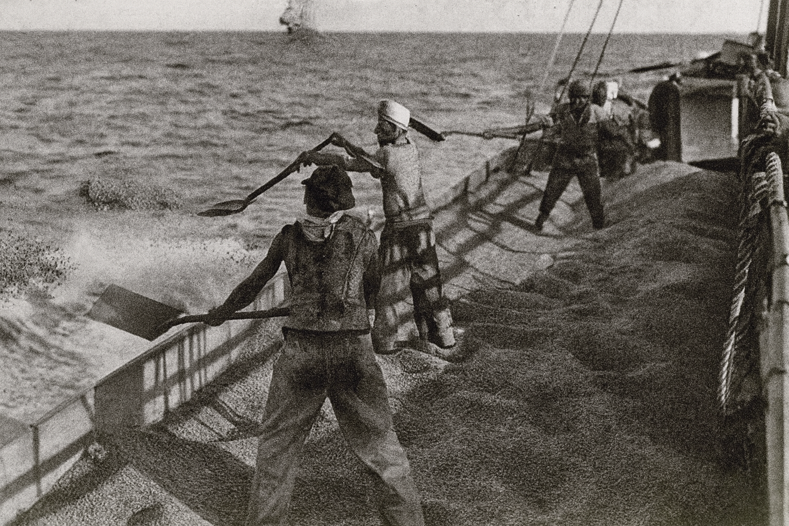 Brazil’s Coffee Crisis of 1937: Dumping Beans into the Atlantic to Save the Market