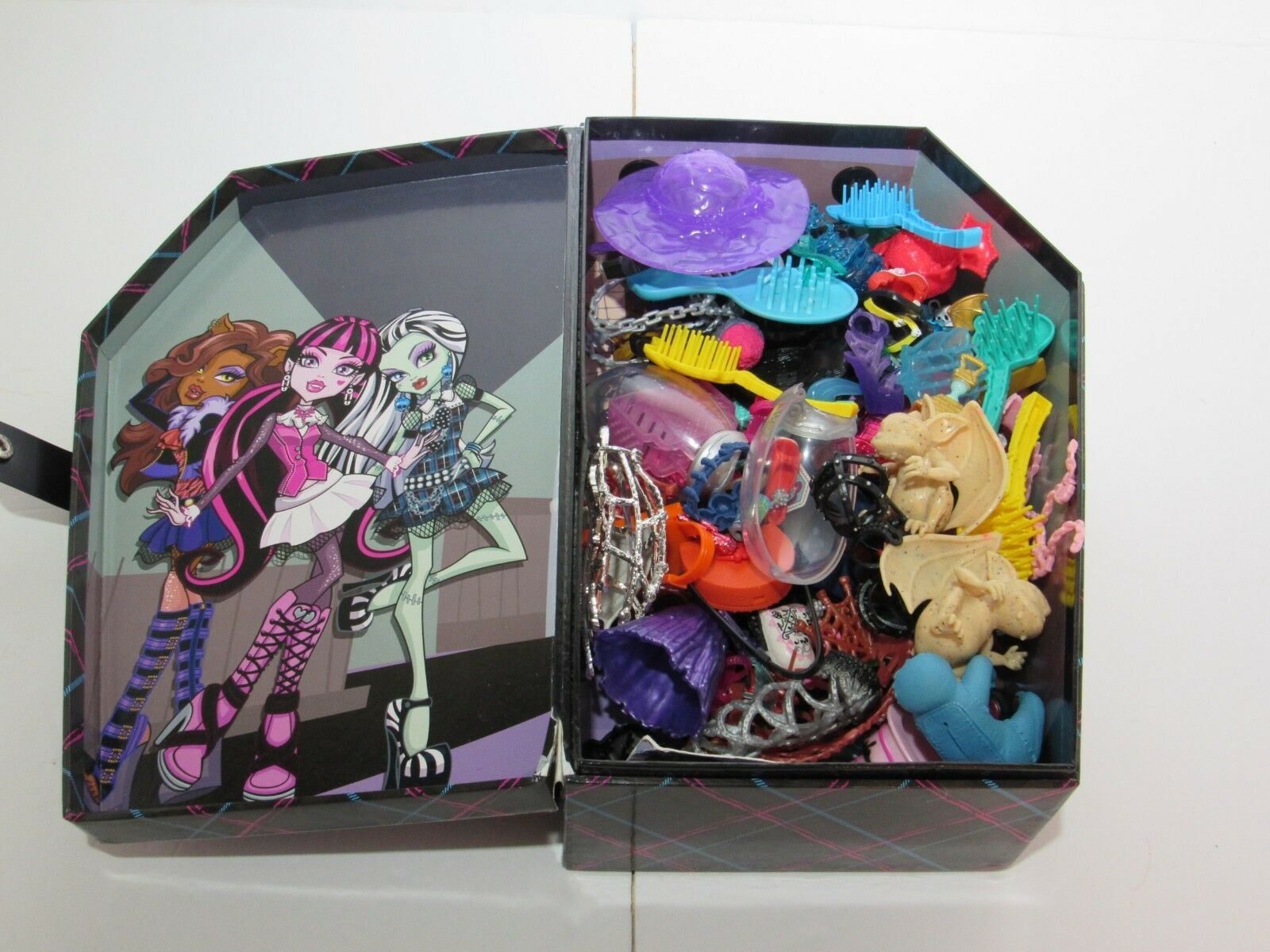 Monster High Huge Lot 46 Dolls + accessories EXTRA outfits, shoes, Horse & Case