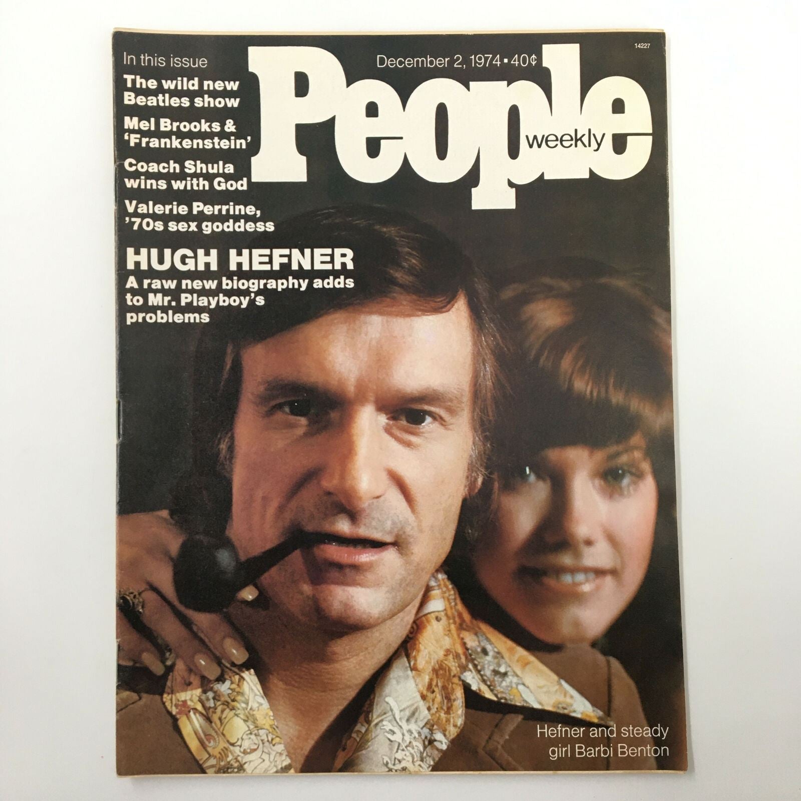 People Weekly Magazine December 2 1974 Hefner and Barbi Benton No Label