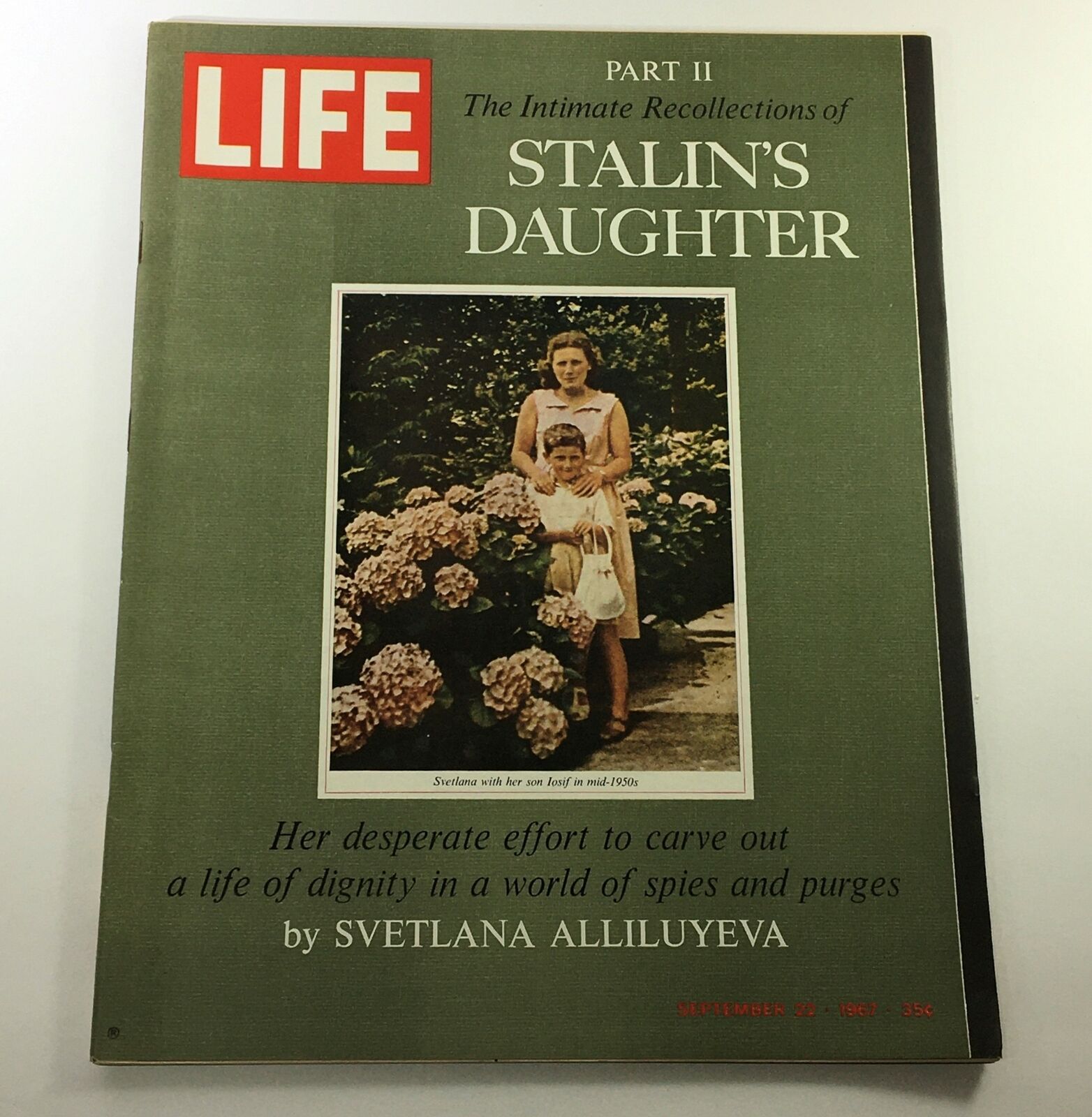 VTG Life Magazine September 22 1967 Svetlana Alliluyeva Cover Feature, Newsstand