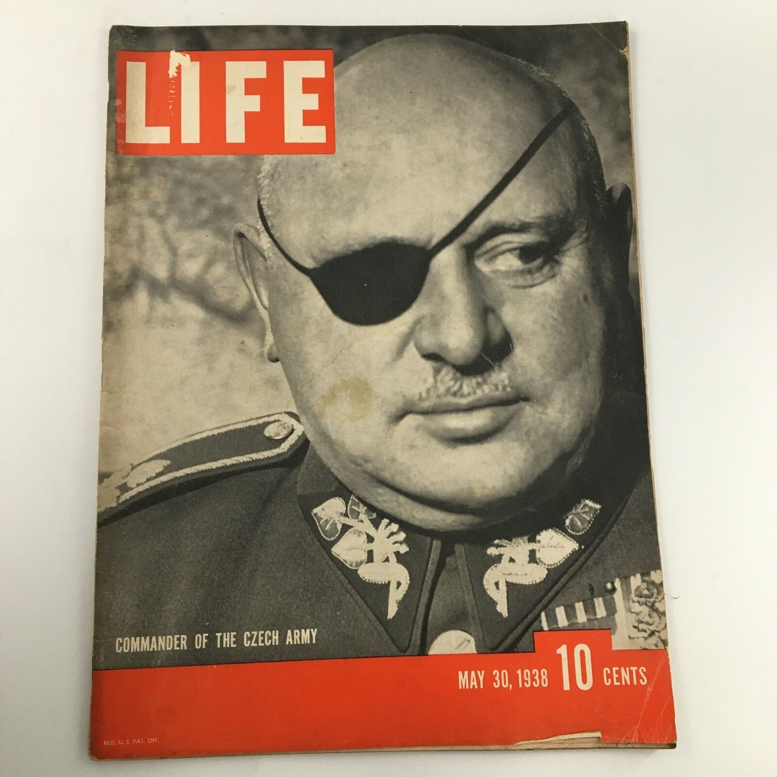 VTG Life Magazine May 30 1938 Commander of the Czech Army Newsstand