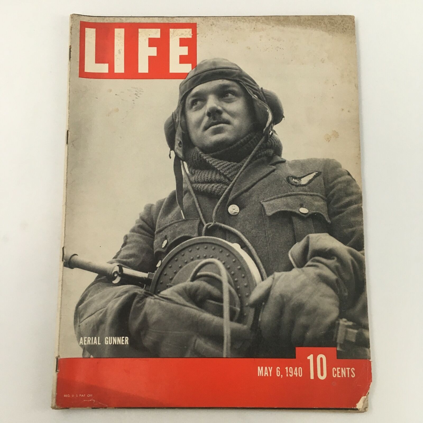 VTG Life Magazine May 6 1940 Photograph of an Aerial Gunner Feature, Newsstand