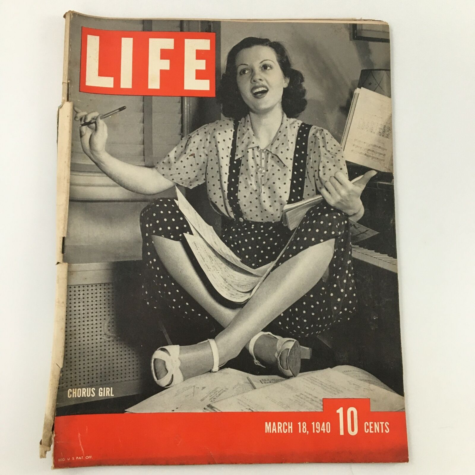 VTG Life Magazine March 18 1940 Photo of A Chorus Girl Rehearsing, Newsstand