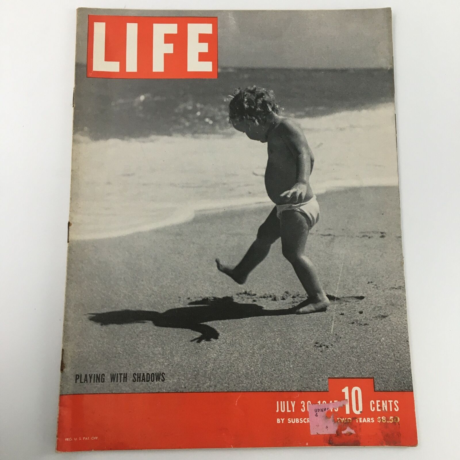 VTG Life Magazine July 30 1945 Ella Raines, Playing with Shadows Cover