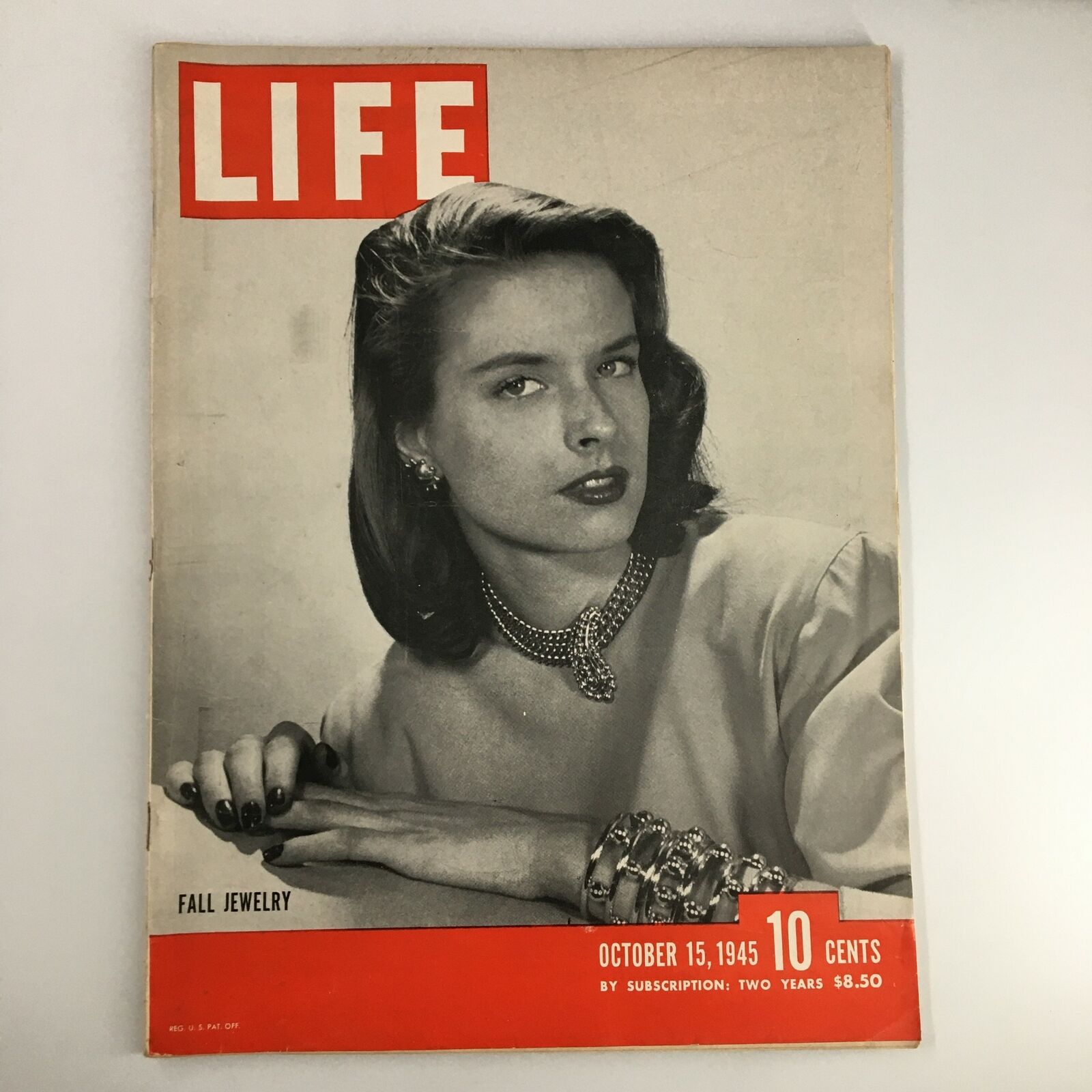 VTG Life Magazine October 15 1945 Evelyn McBride from Wilmignton Fall Jewelry