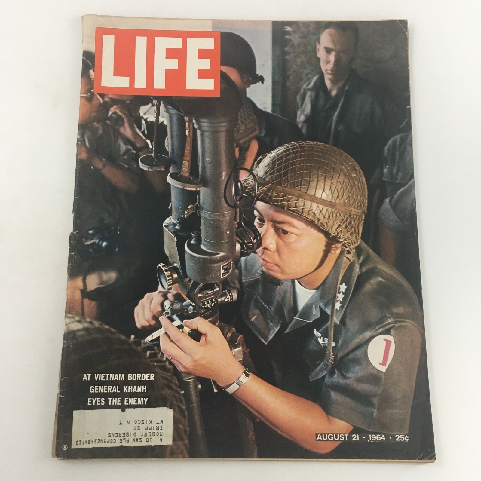 VTG Life Magazine August 21 1964 General Kahn at the Vietnam Boarder