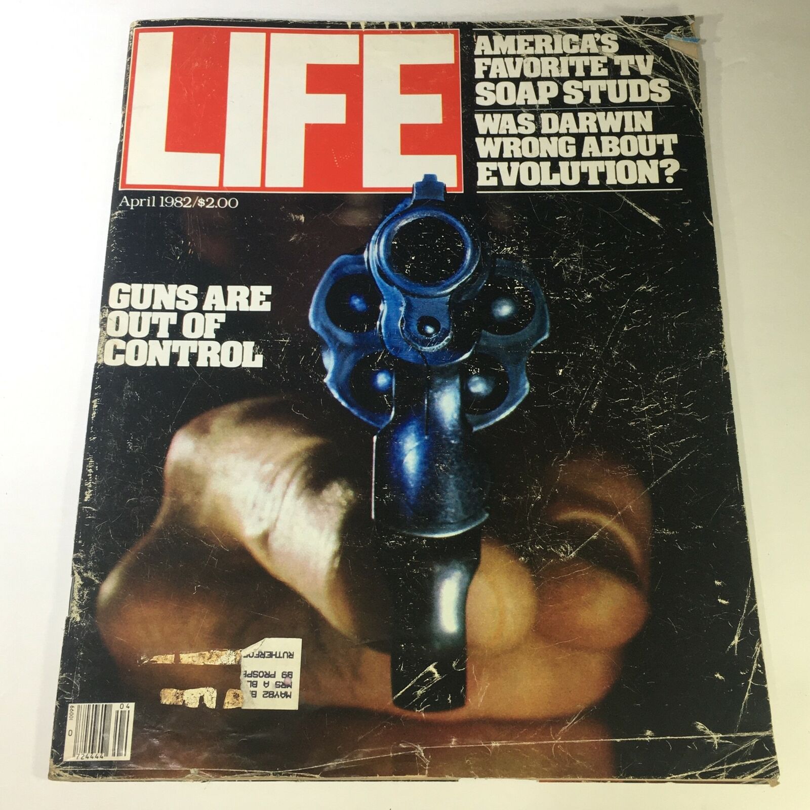 VTG Life Magazine April 1982 - Guns Are Out of Control / Darwin About Evolution