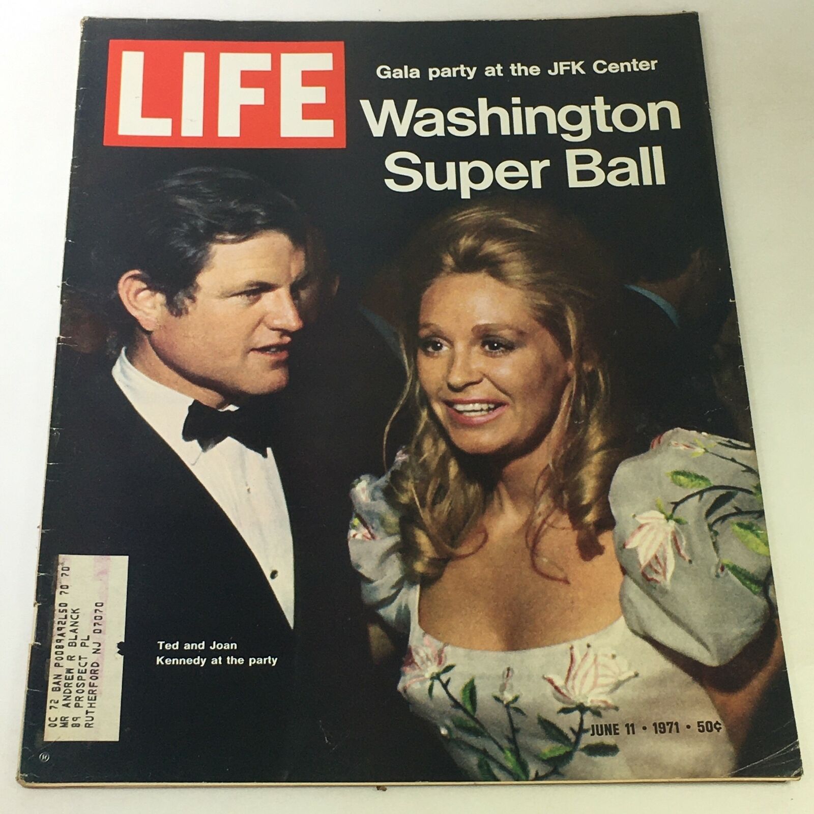 VTG Life Magazine June 11 1971 - Ted and Joan Kennedy at the Washington Ball