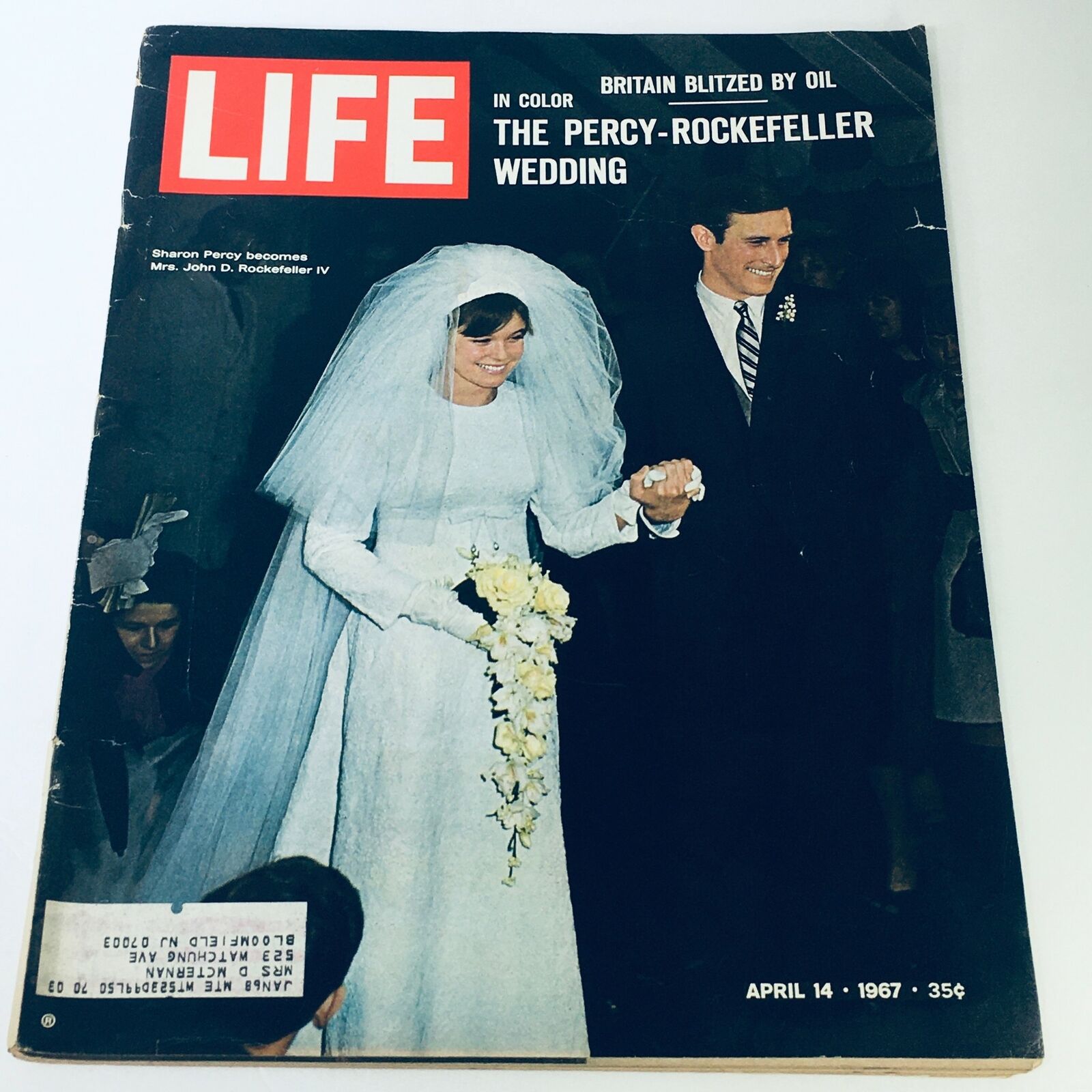 VTG Life Magazine April 14 1967 - Britain Blitzed By Oil / Percy-Rockefeller Wed