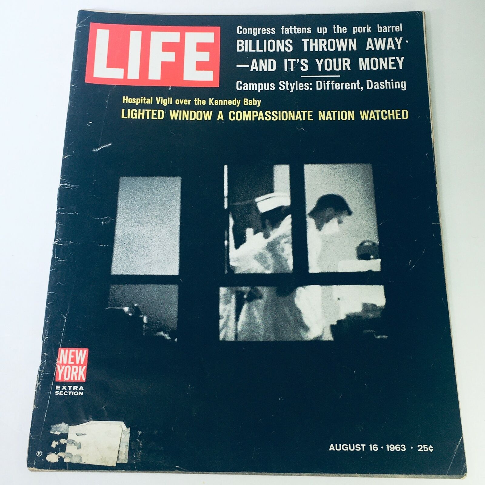 VTG Life Magazine August 16 1963 - Lighted Window, Compassionate Nation Watched