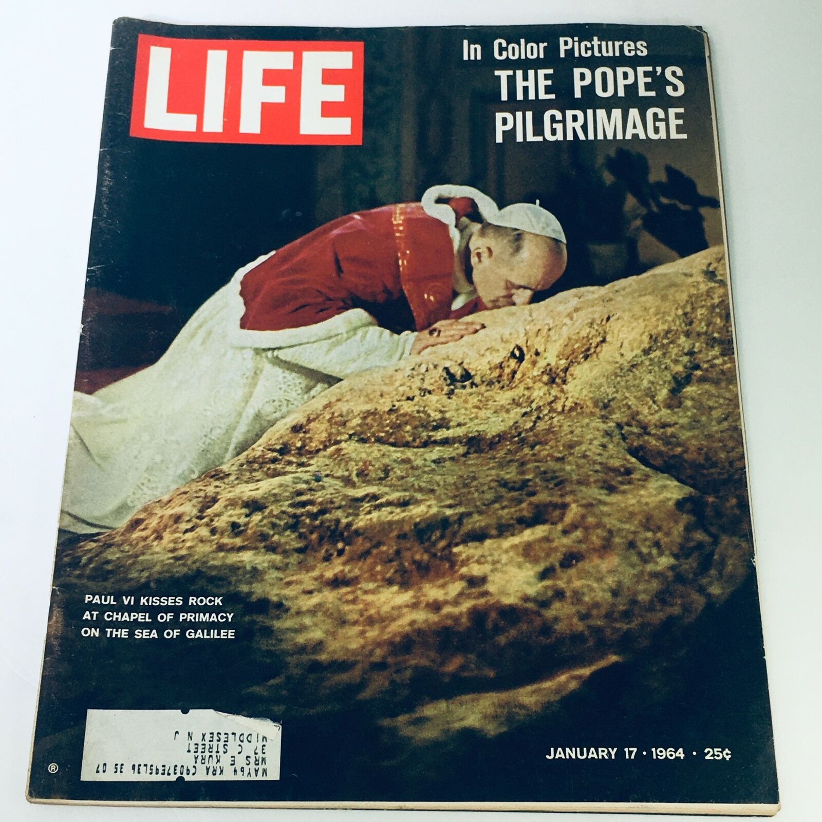 VTG Life Magazine January 17 1964 - Pope Paul VI Kisses Rock at Chapel Primacy