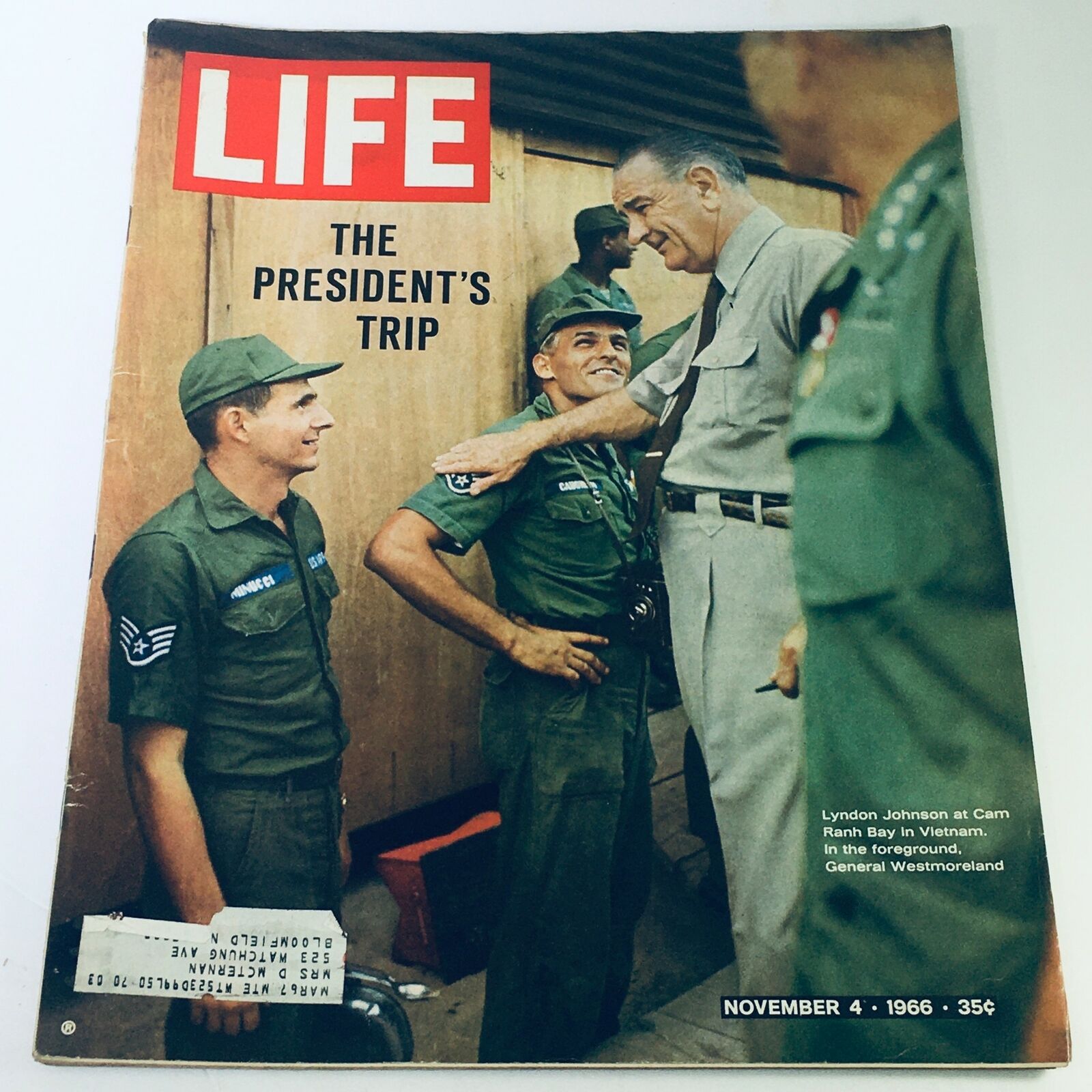 VTG Life Magazine November 4 1966 - Lyndon Johnson at Cam Ranh Bay in Vietnam