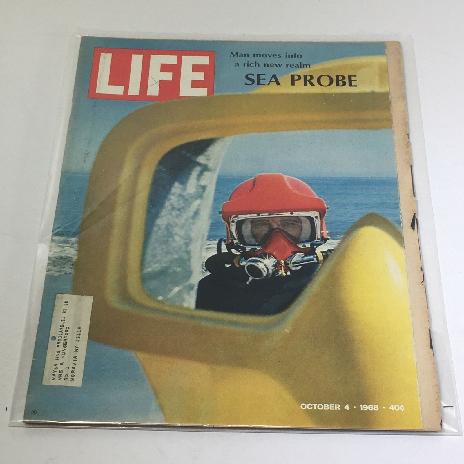 VTG Life Magazine: Sea Probe: Man Moves Into A Rich New Realm - October 4 1968