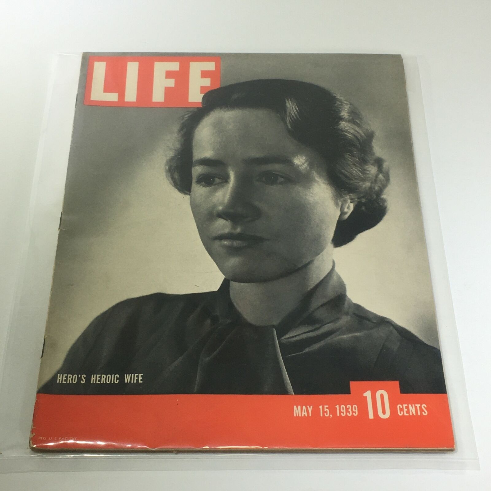 Vintage Life Magazine: May 15 1939 - Hero's Heroic Wife