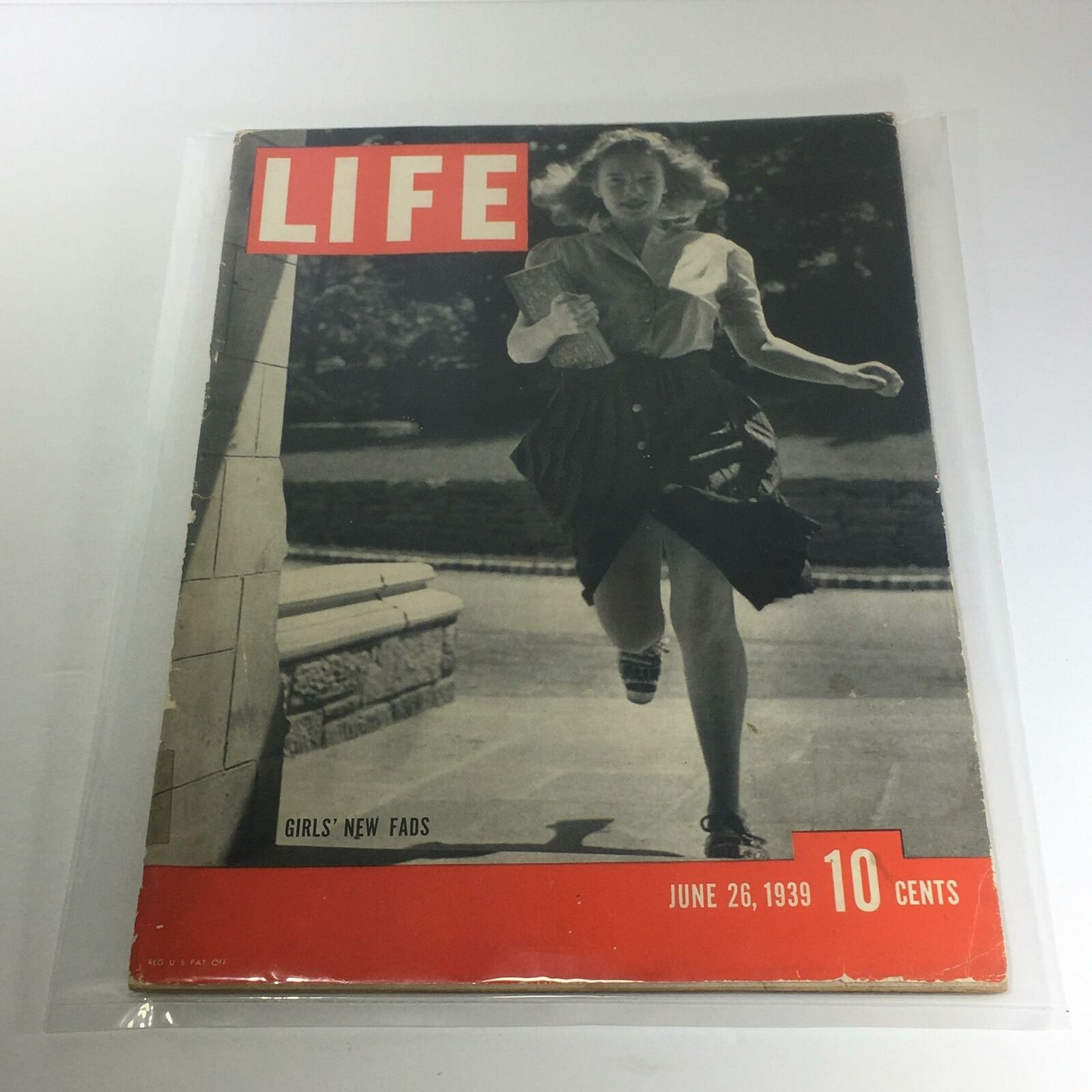 Vintage Life Magazine: June 26 1939 - Girls' New Fads