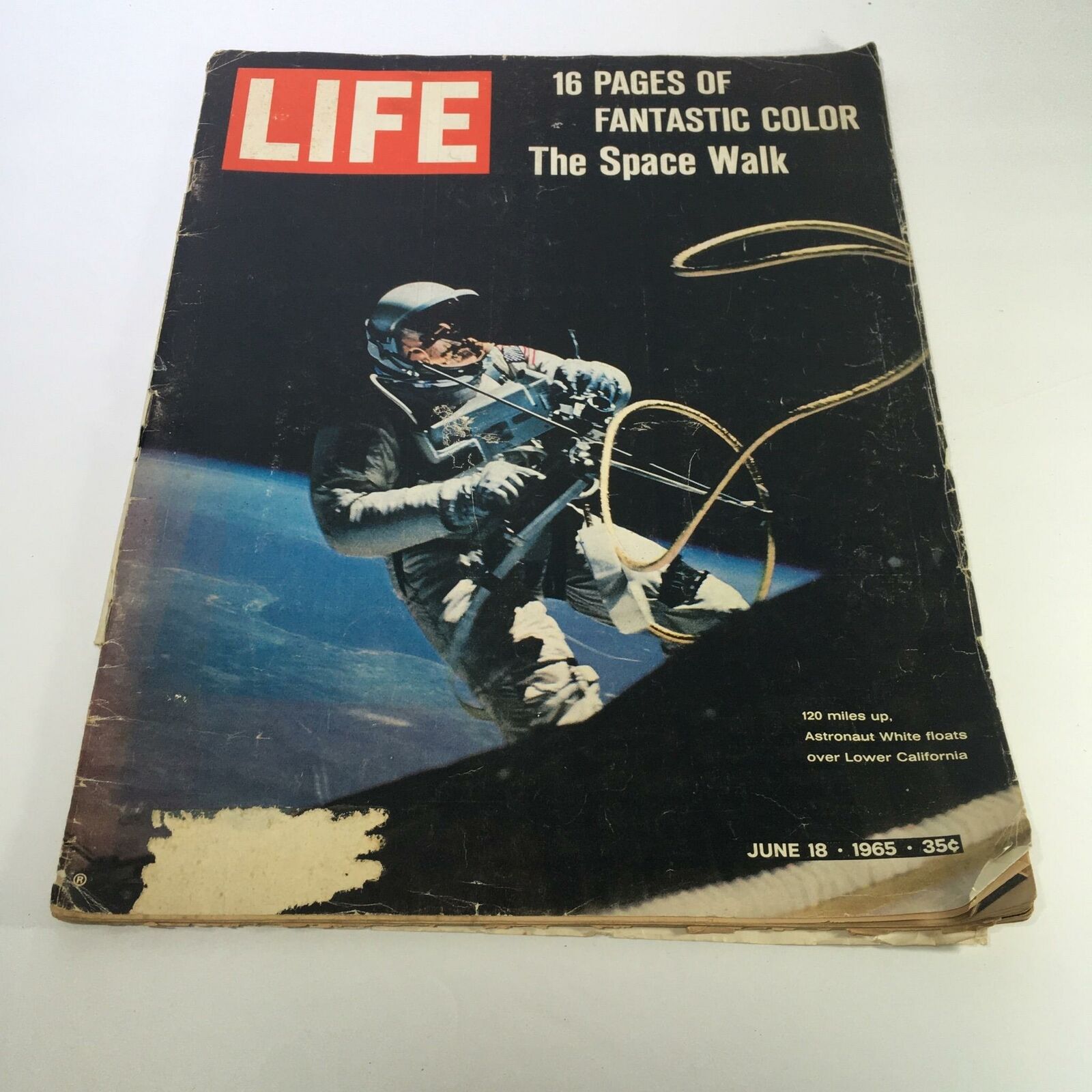 Life Magazine: June 18, 1965 - 16 PAGES OF FANTASTIC COLOR The Space Walk