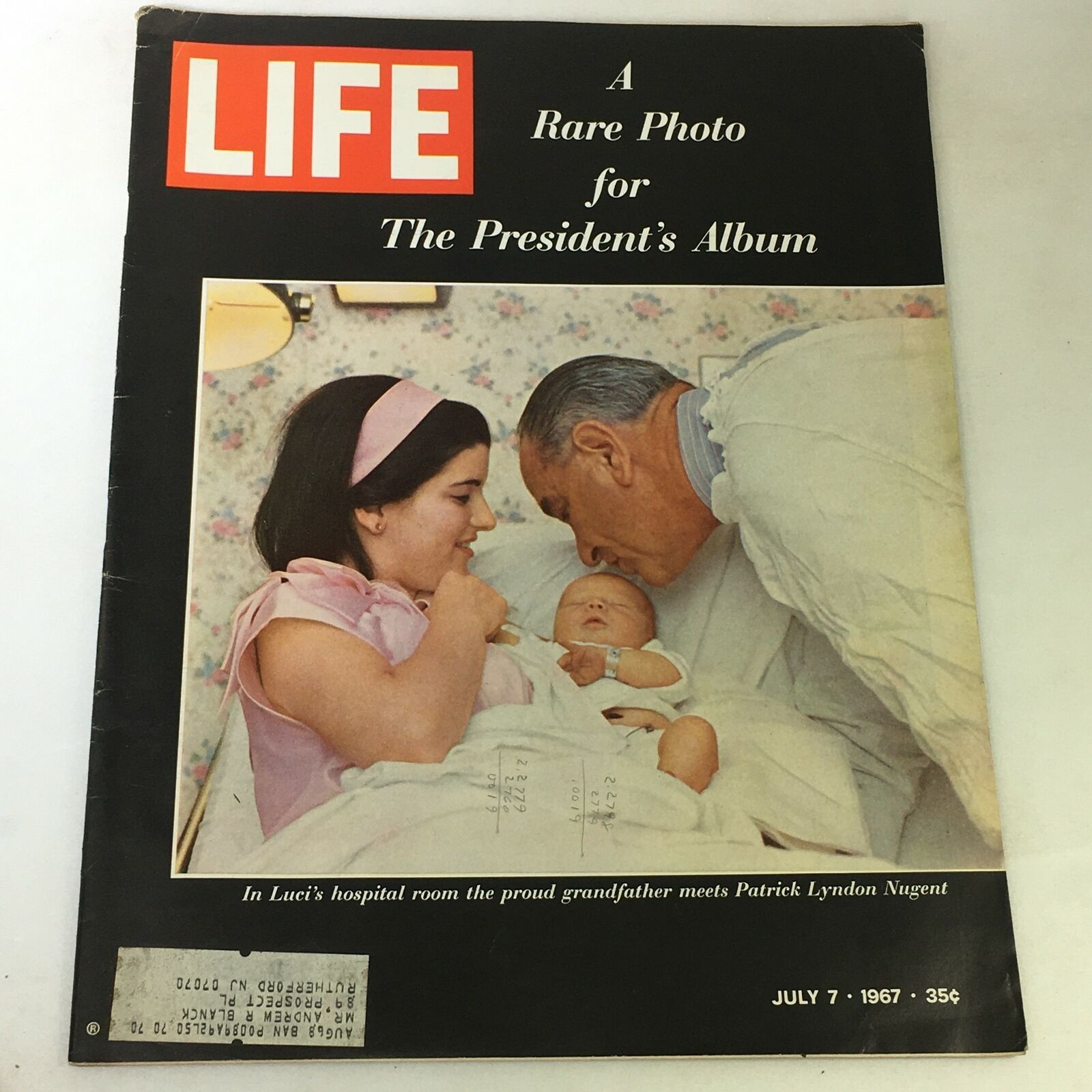 VTG Life Magazine July 7 1967 - A Rare Photo of President Lyndon B. Johnson