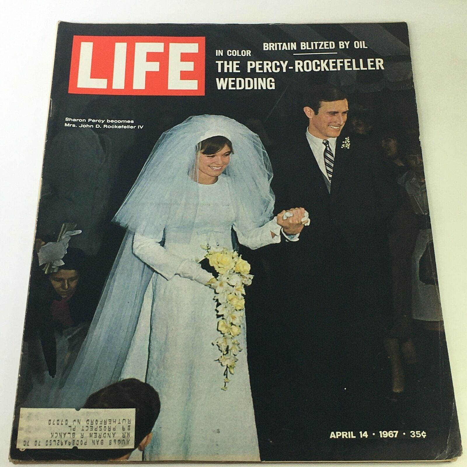 VTG Life Magazine April 14 1967 - Britain Blitz by Oil / Percy-Rockefeller Wed