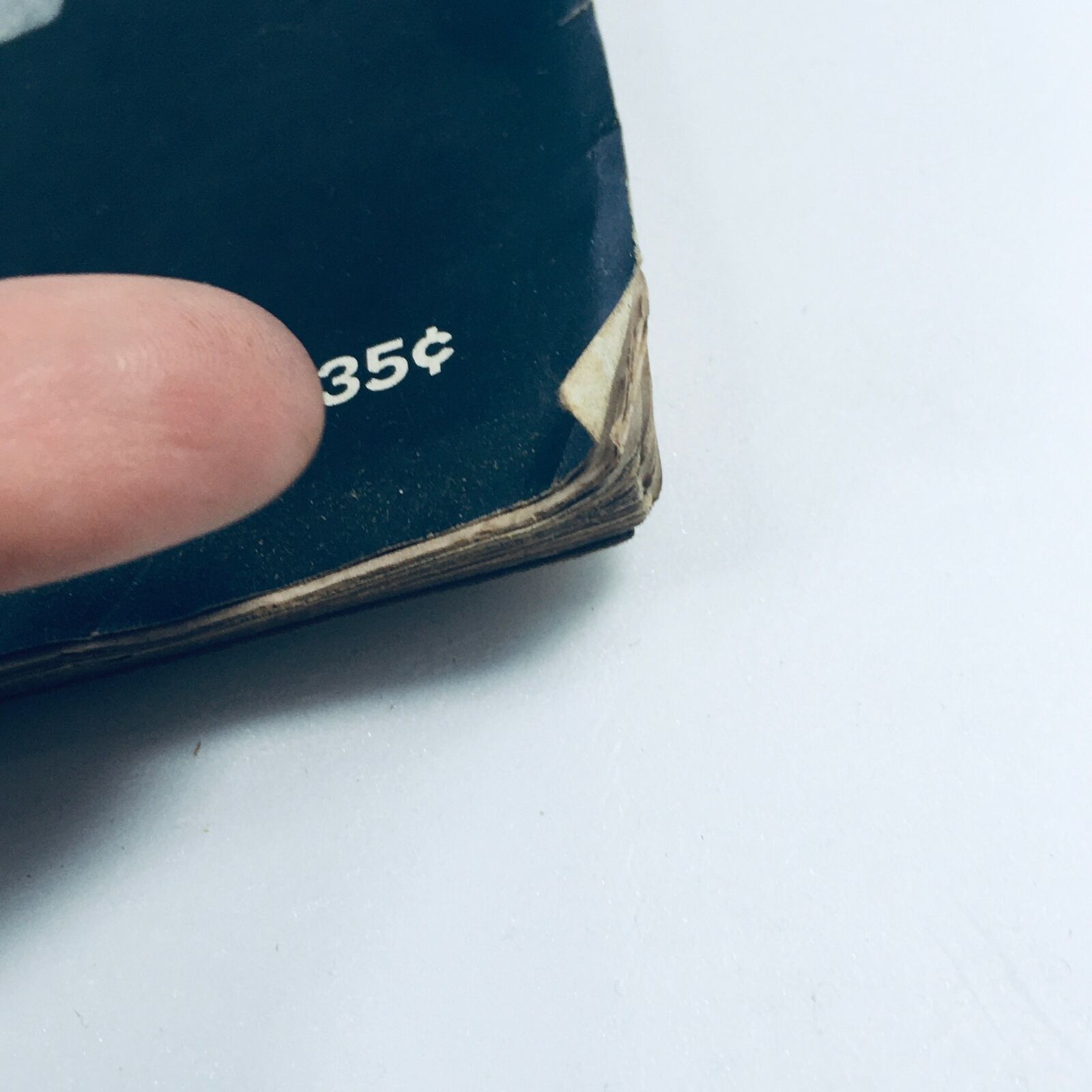 Close-up of the price tag on the edge of the VTG Life Magazine from November 18, 1966, showing the price of 35 cents.