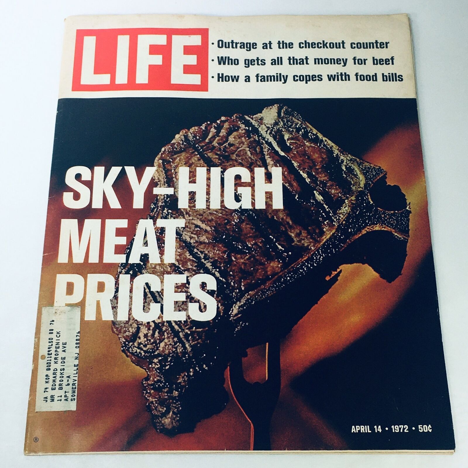 VTG Life Magazine April 14 1972 - Sky-High Meat Prices / That Money For Beef