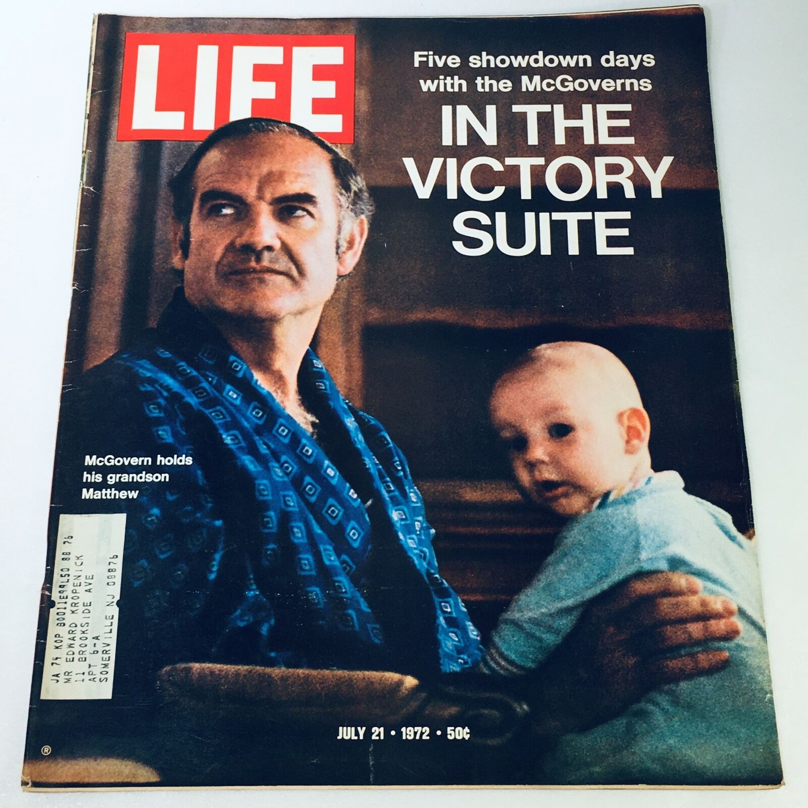 VTG Life Magazine July 21 1972 - George McGovern with Grandson Matthew At Suite