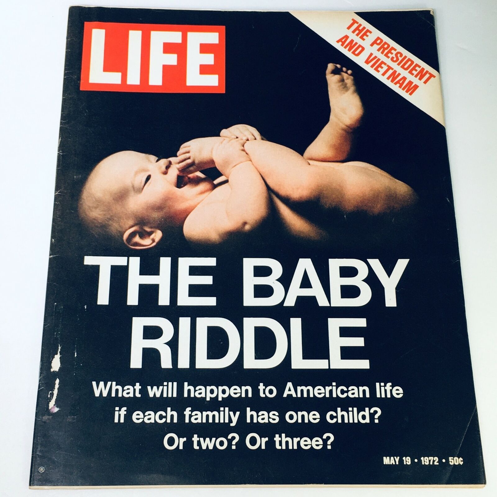 VTG Life Magazine May 19 1972 - The Baby Riddle / The President & Vietnam