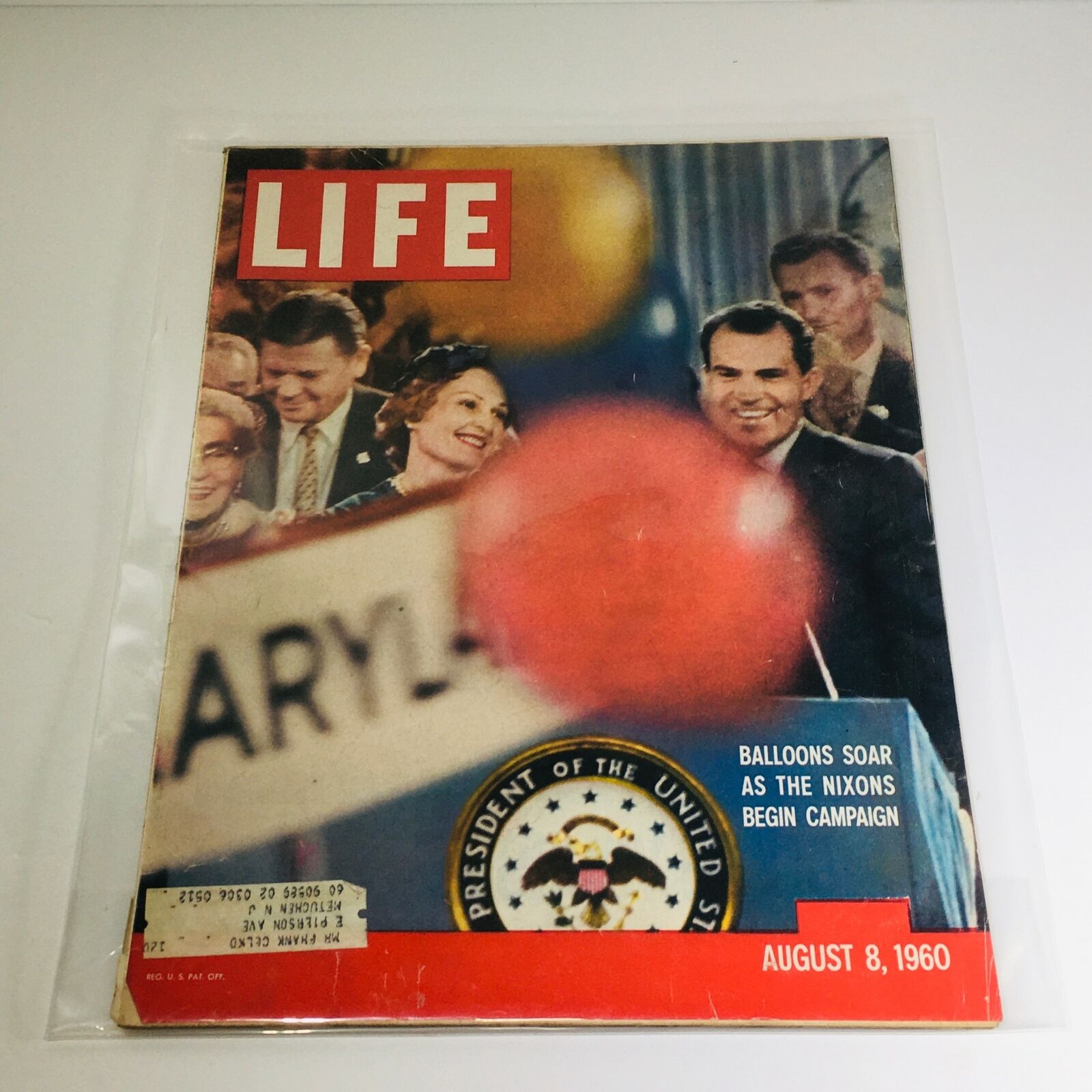 VTG Life Magazine: August 8 1960 - Balloons Soar As The Nixons Begin Campaign